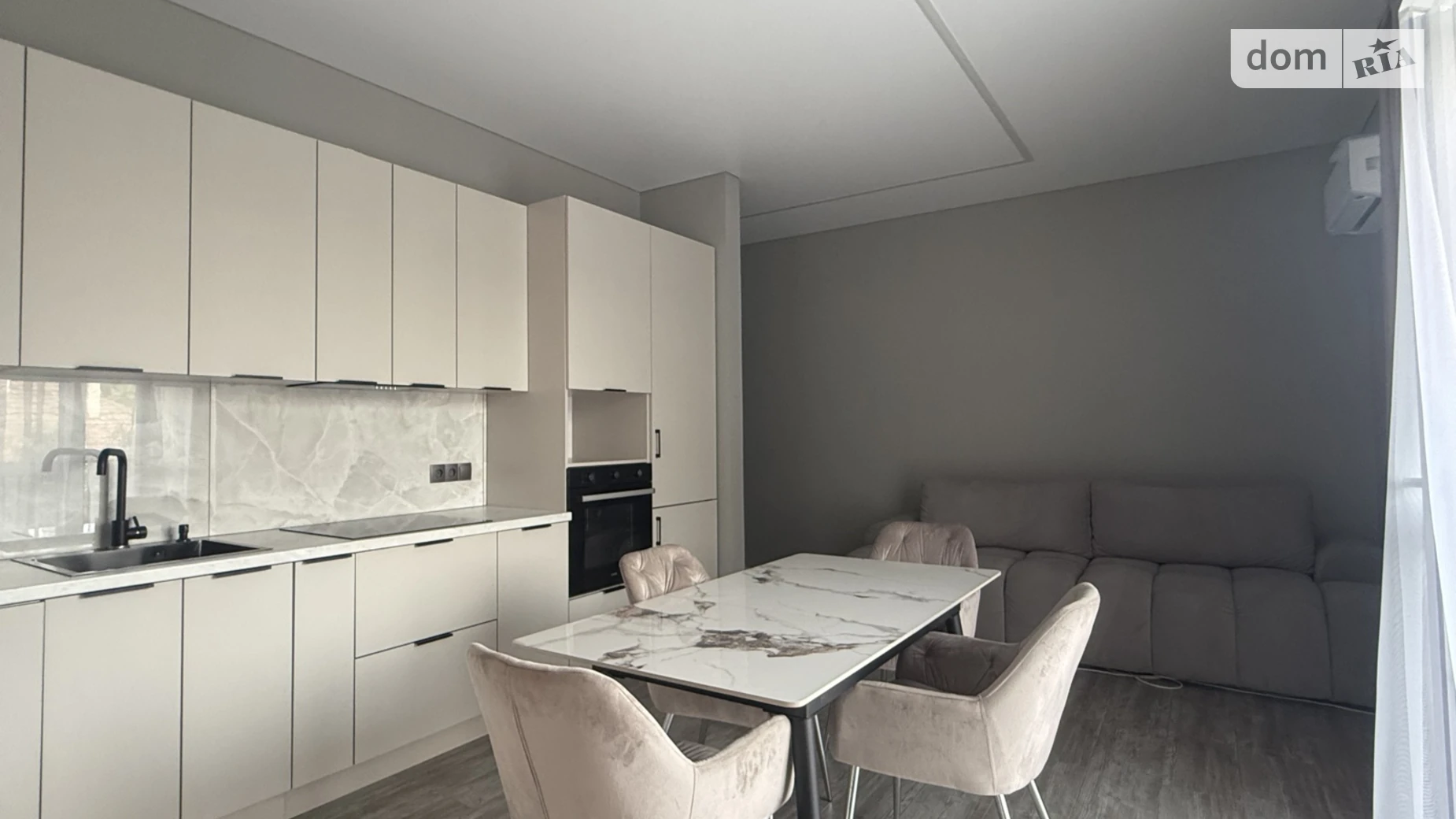 Продается 1-комнатная квартира 54 кв. м в Ужгороде, ул. Собранецкая, 112 - фото 2