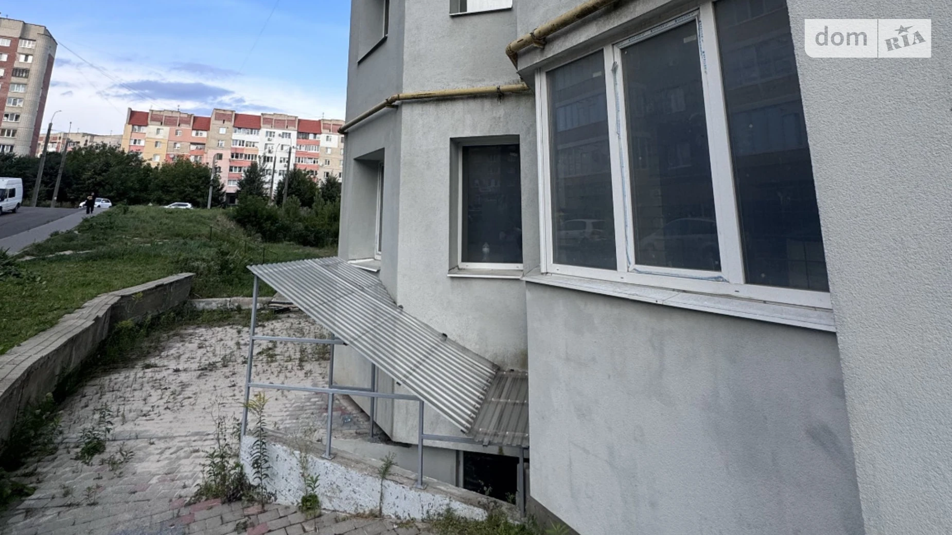 Продается 1-комнатная квартира 45 кв. м в Ровно, ул. Соборная, 283 - фото 2
