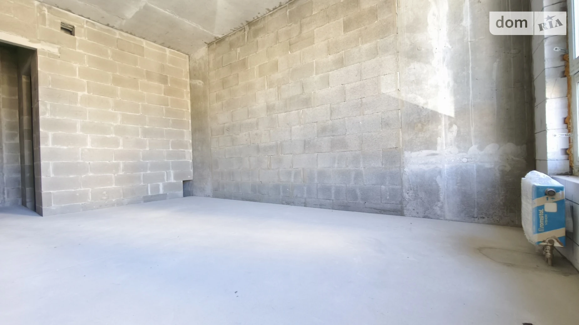 Продається 1-кімнатна квартира 36.3 кв. м у Києві, вул. Салютна, 2 - фото 2