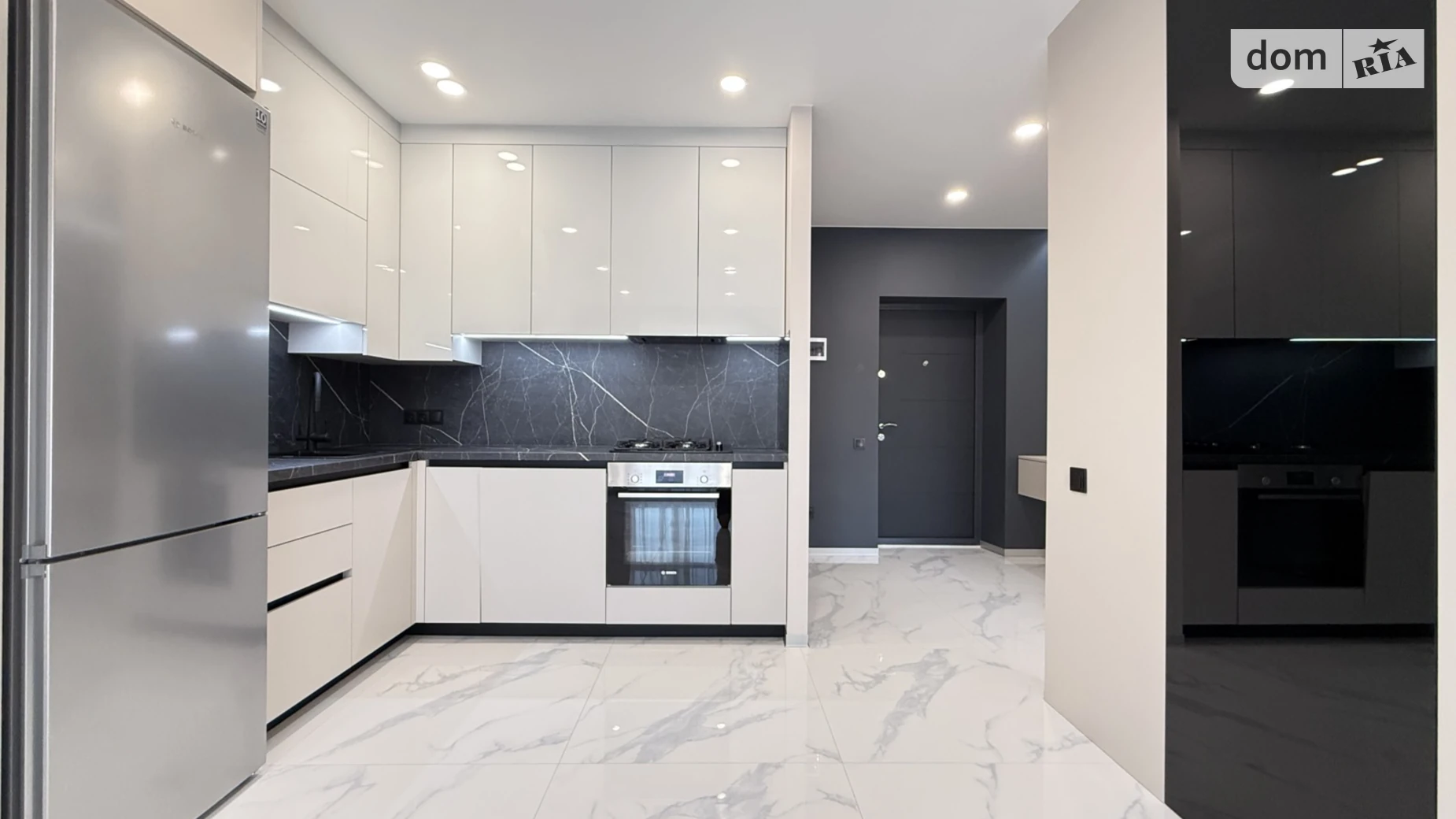 Продается 1-комнатная квартира 45 кв. м в Ровно, ул. Студенческая, 24 - фото 2