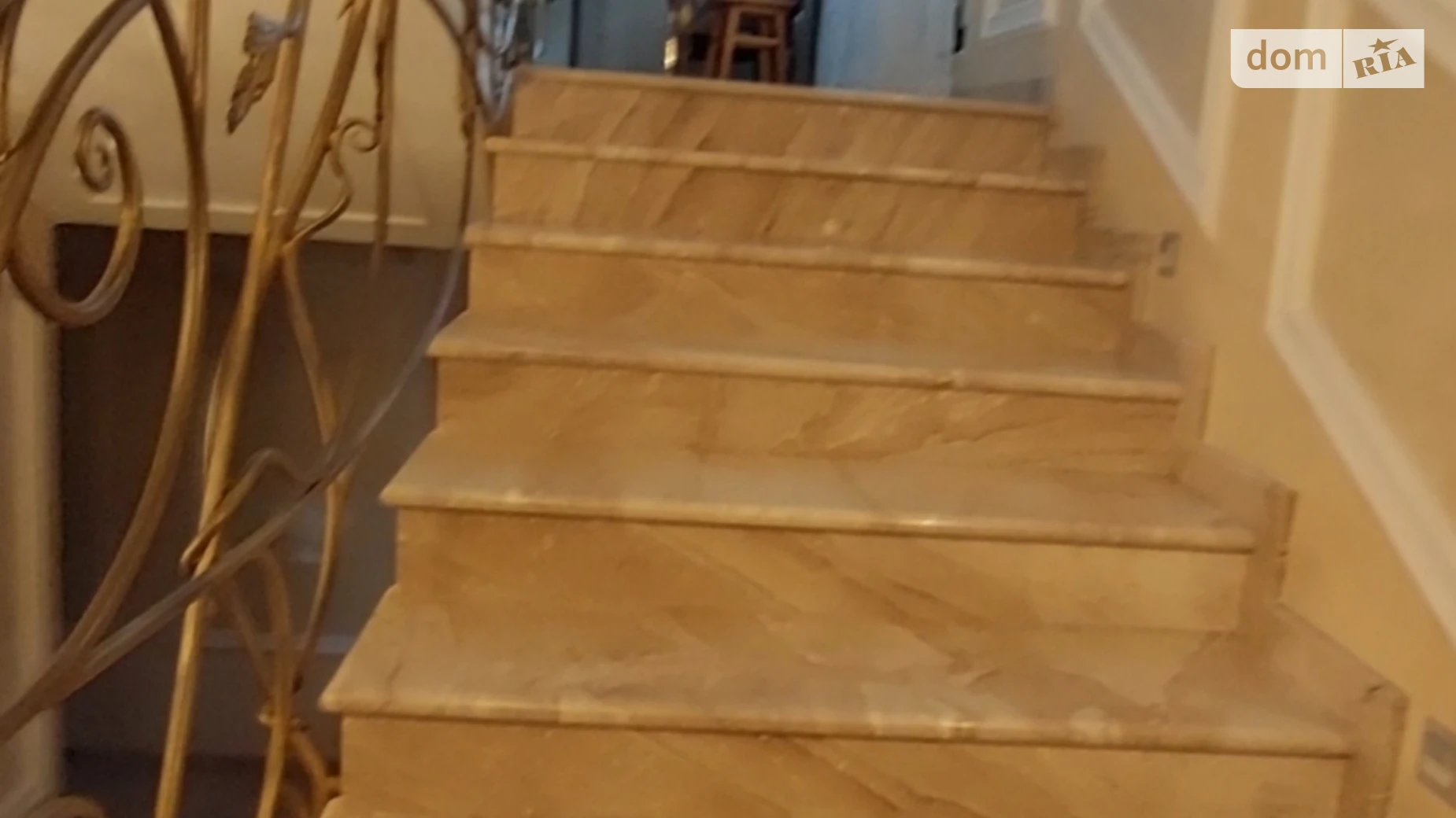 Продается дом на 2 этажа 298 кв. м с бассейном, цена: 450000 $ - фото 2