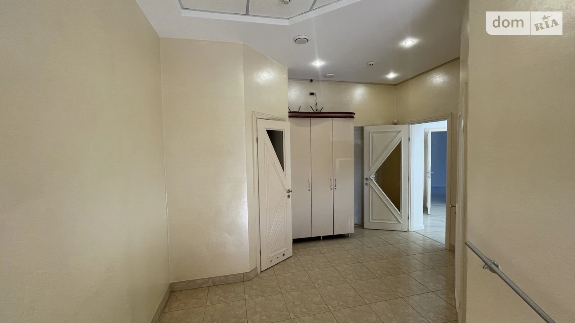 Здається в оренду об'єкт сфери послуг 64 кв. м в 3-поверховій будівлі, цена: 950 $ - фото 4