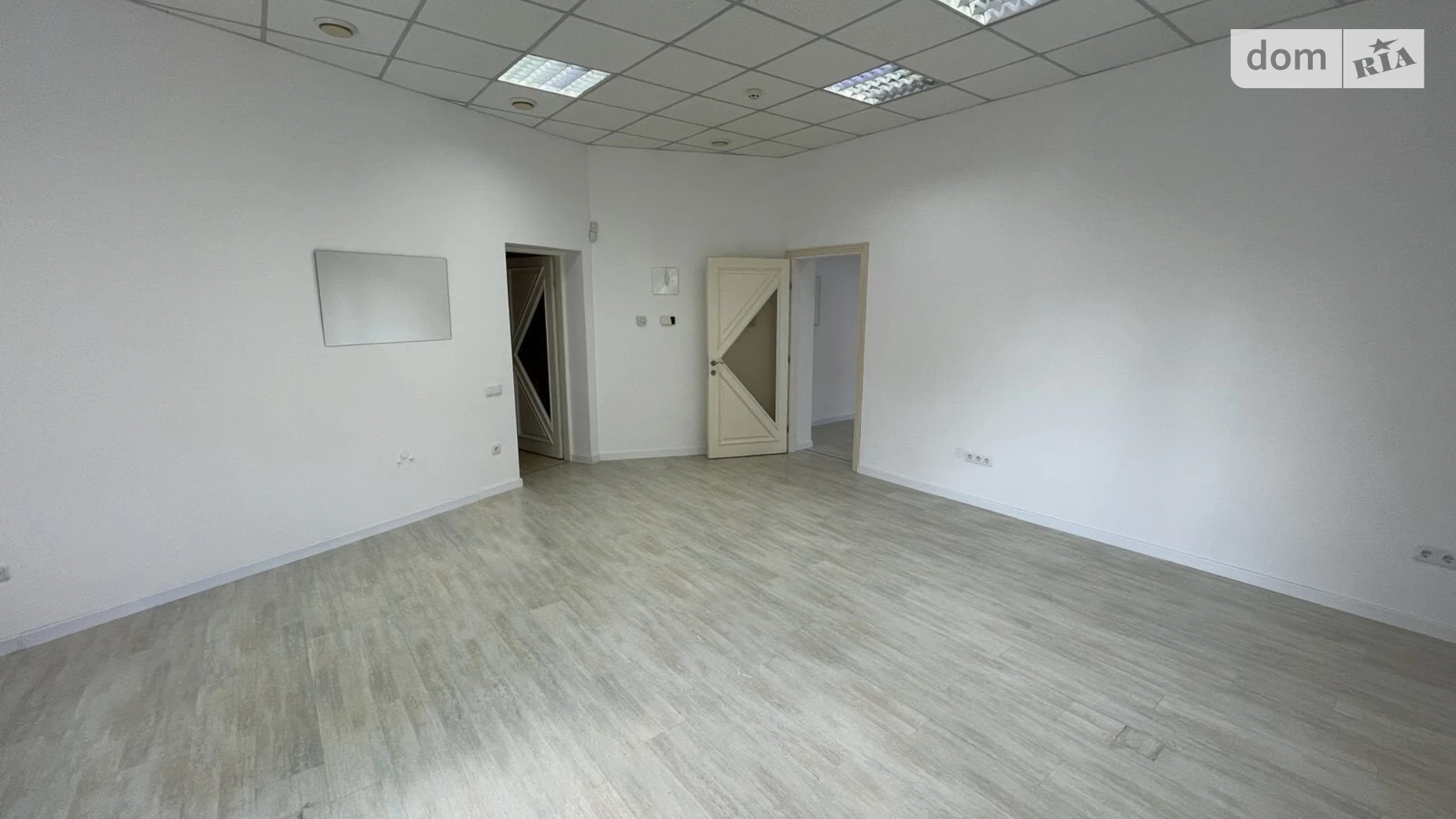 Здається в оренду об'єкт сфери послуг 64 кв. м в 3-поверховій будівлі, цена: 950 $ - фото 5