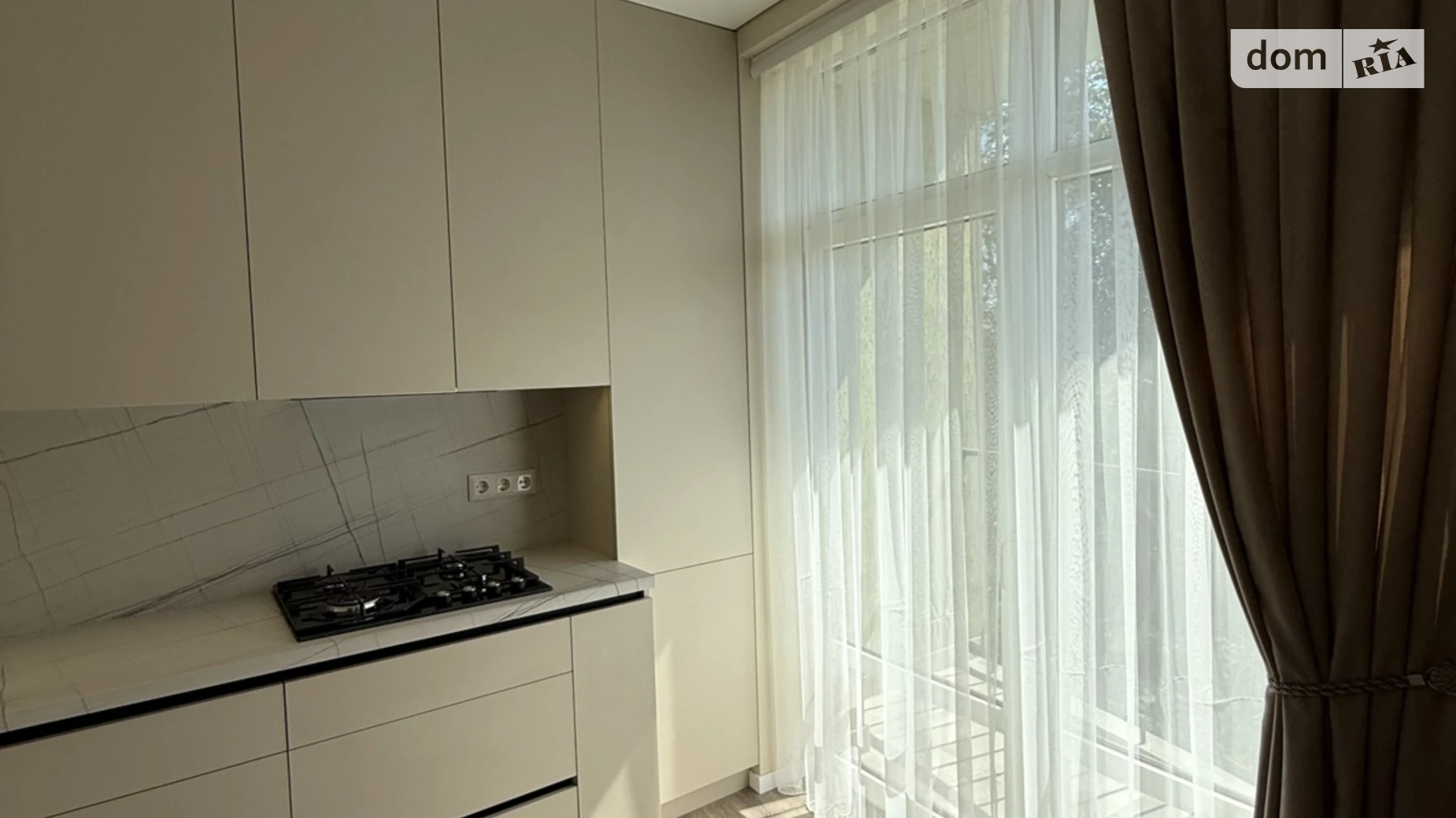 Продается 1-комнатная квартира 75 кв. м в Черновцах, ул. Льва Когута(Салтыкова-Щедрина Михаила), 18 - фото 3