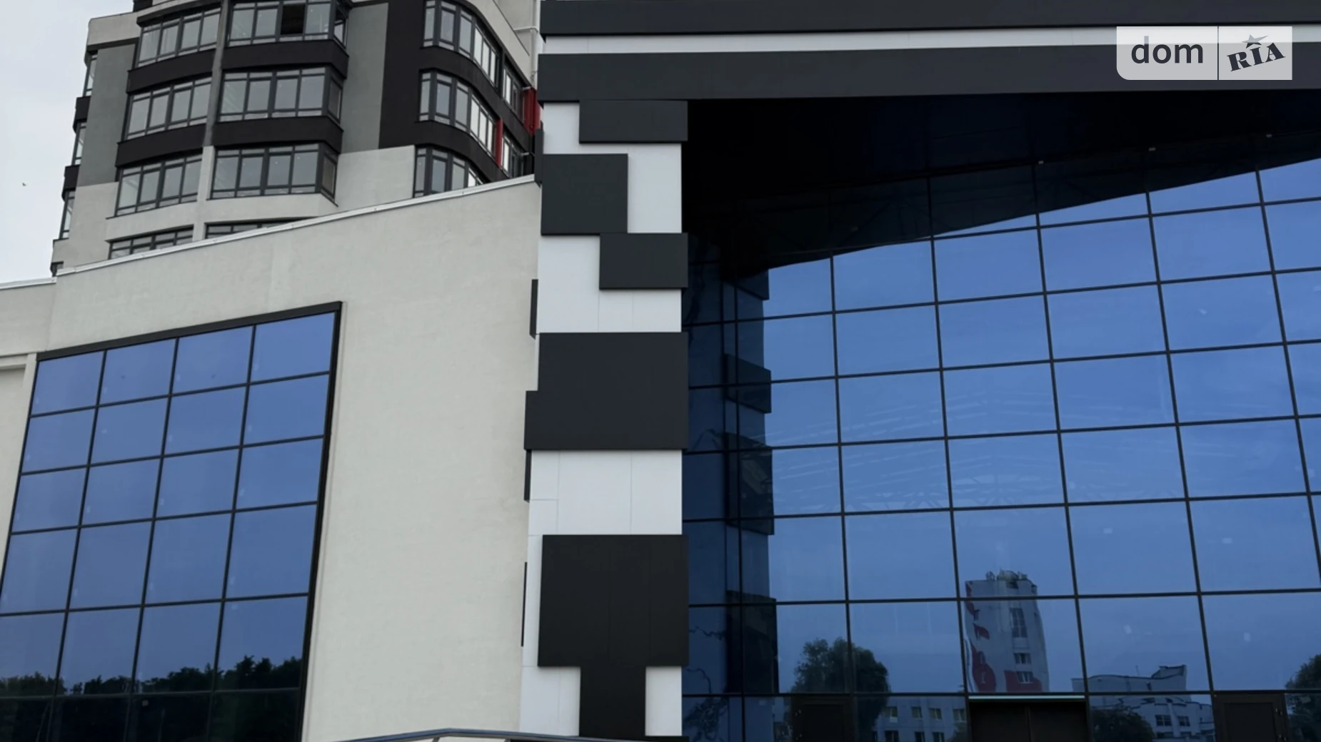 Продается 2-комнатная квартира 72 кв. м в Хмельницком, ул. Прибугская, 5/1 корпус 3 - фото 2