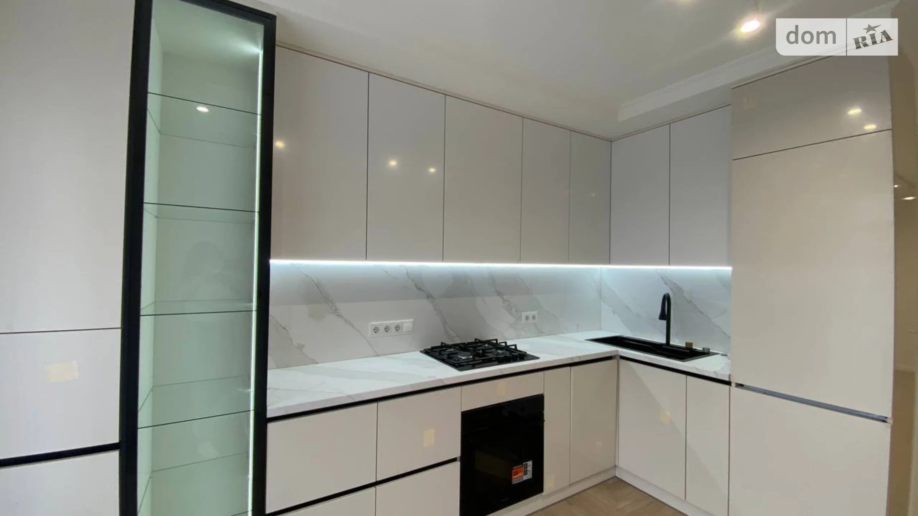 2-кімнатна квартира 67 кв. м у Тернополі, вул. Острозького Князя - фото 2