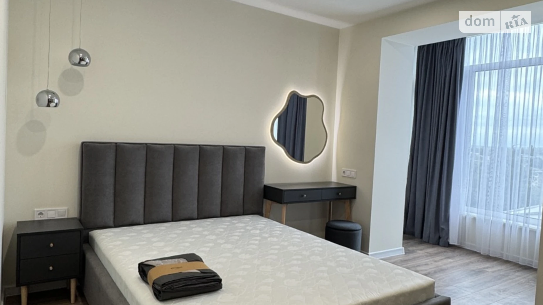 Сдается в аренду 1-комнатная квартира 52 кв. м в Ивано-Франковске, ул. Волошина Августина, 2А - фото 2