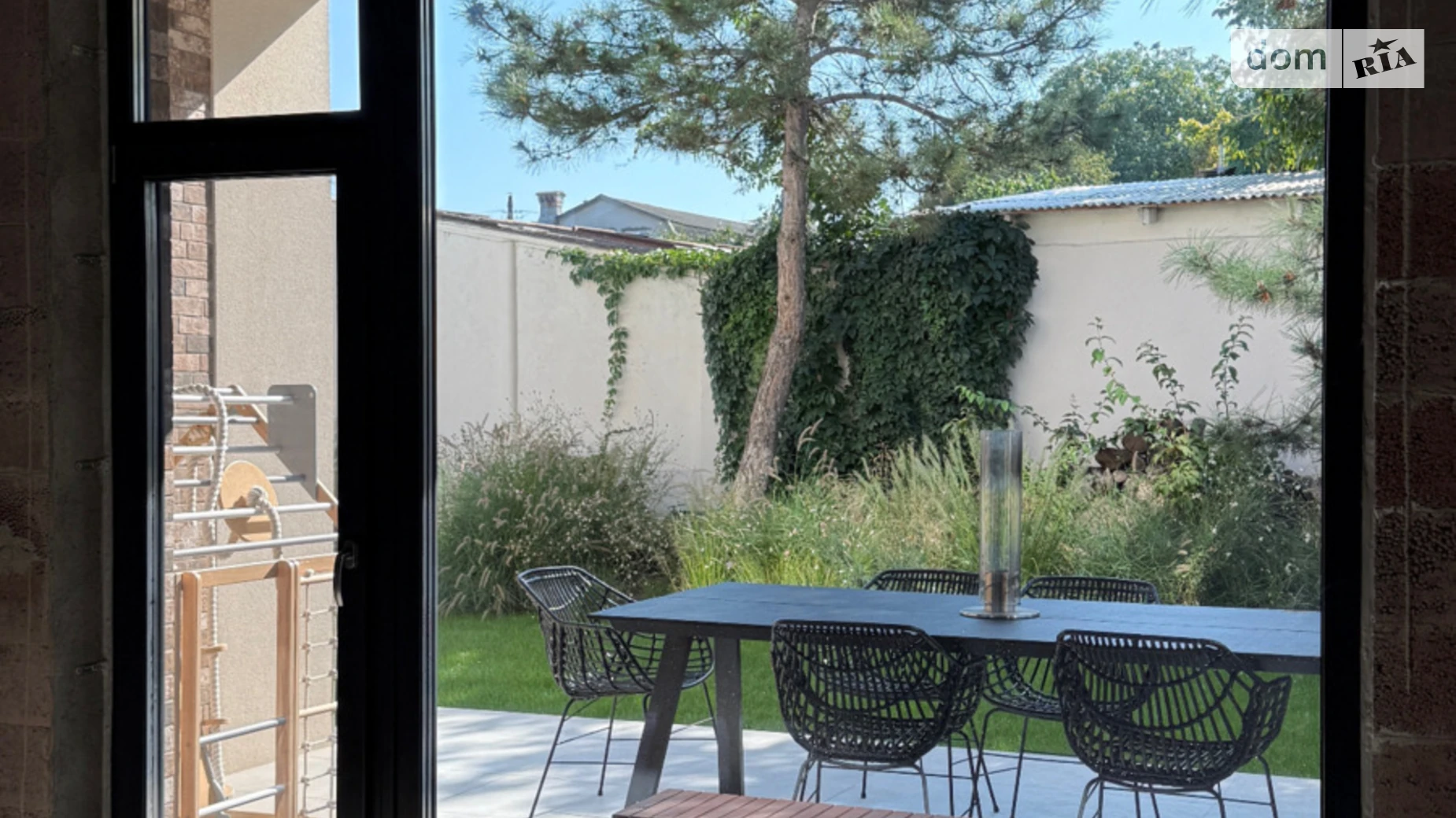 Продается дом на 2 этажа 247 кв. м с участком, цена: 525000 $ - фото 2