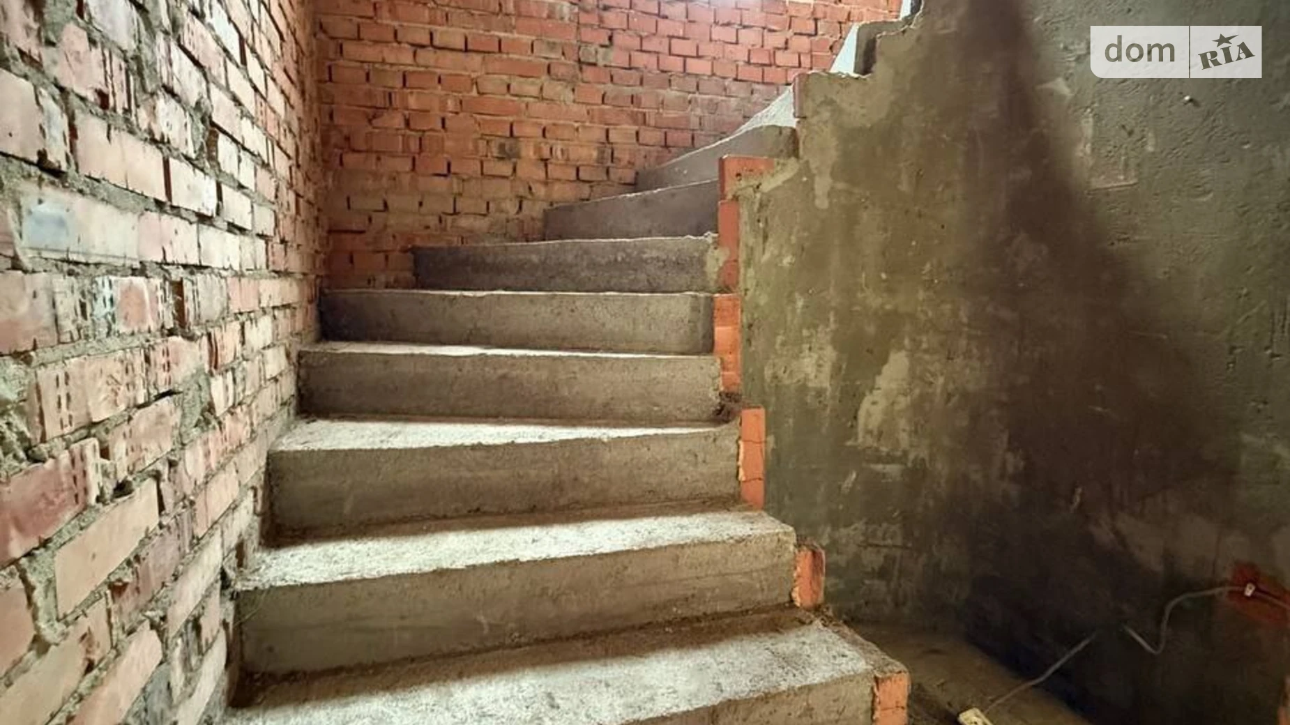 Продается дом на 3 этажа 162 кв. м с подвалом, цена: 72000 $ - фото 5
