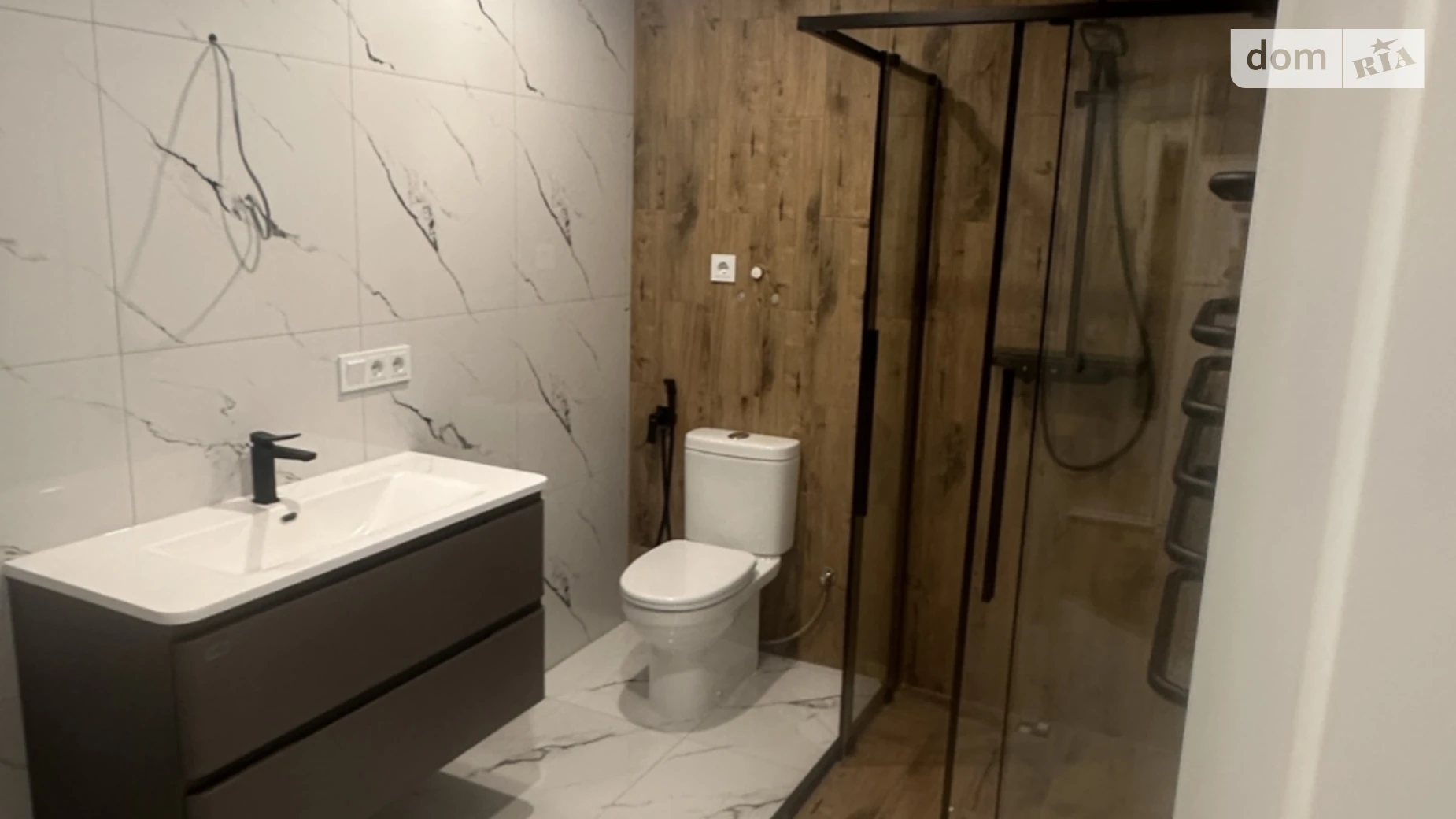 Сдается в аренду 2-комнатная квартира 55 кв. м в Одессе, ул. Радужная, 26 - фото 4