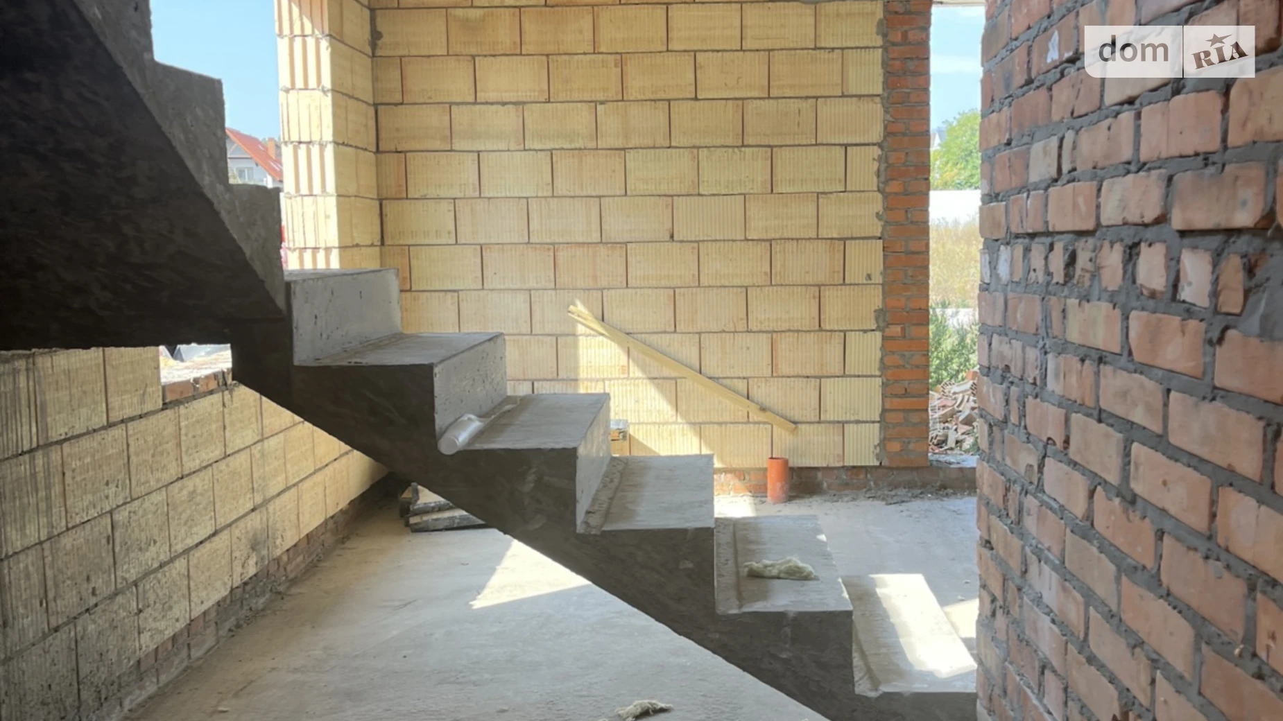Продается дом на 2 этажа 130 кв. м с гаражом, цена: 125000 $ - фото 3