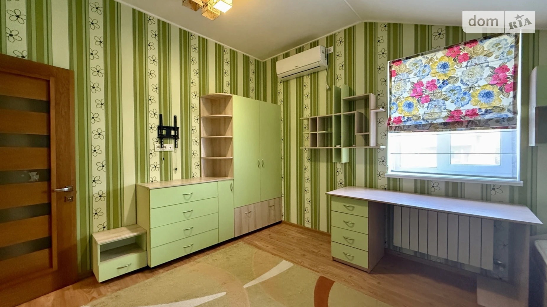 Сдается в аренду дом на 2 этажа 170 кв. м с камином, цена: 1700 $ - фото 3
