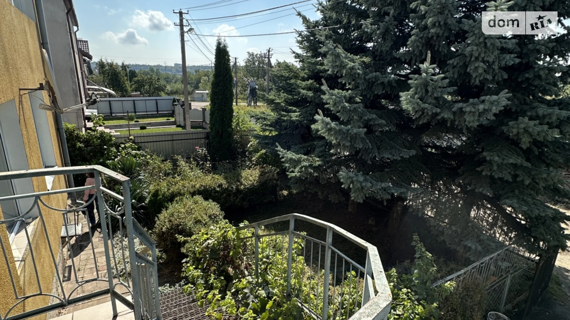 Продается дом на 3 этажа 240.1 кв. м с террасой, цена: 132000 $ - фото 2