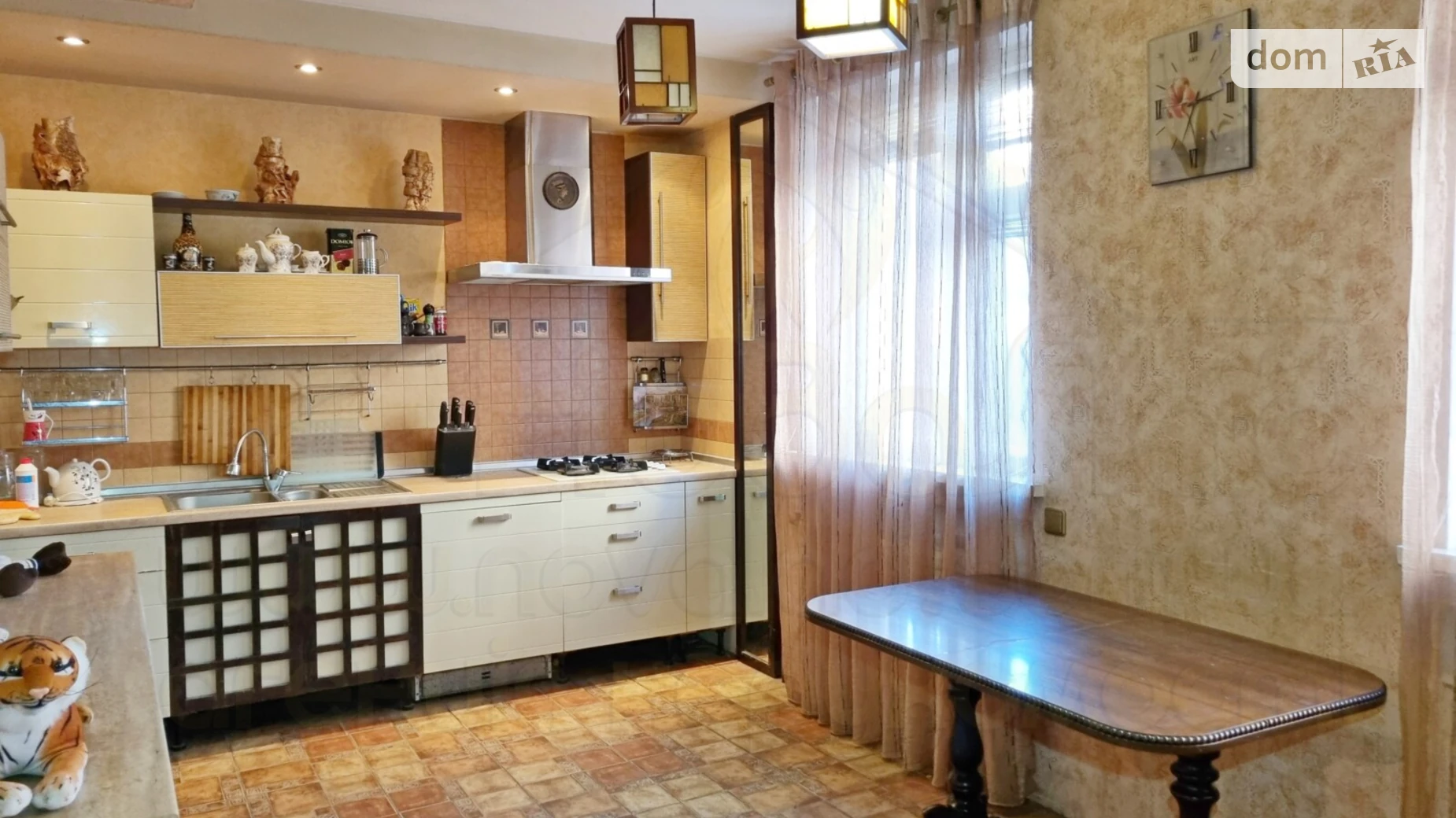 Продается дом на 2 этажа 141 кв. м с подвалом, цена: 79000 $ - фото 2