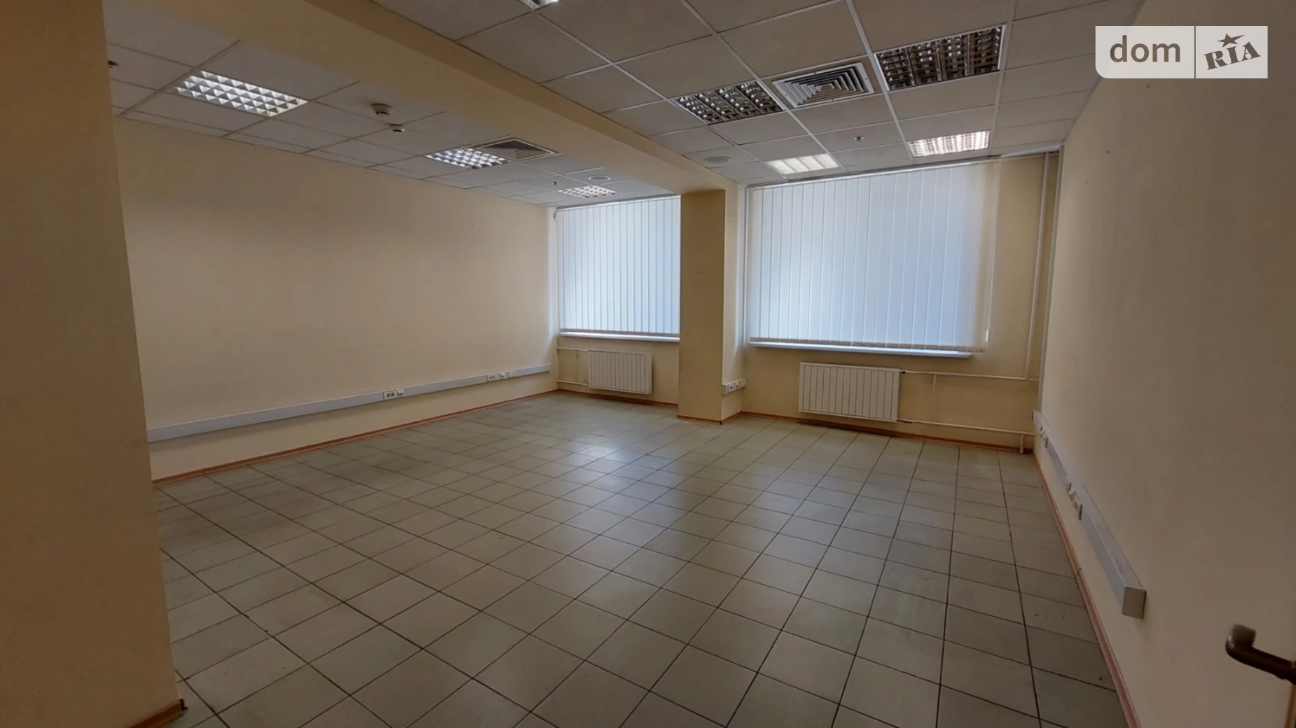 Сдается в аренду офис 53.32 кв. м в бизнес-центре, цена: 15996 грн - фото 3