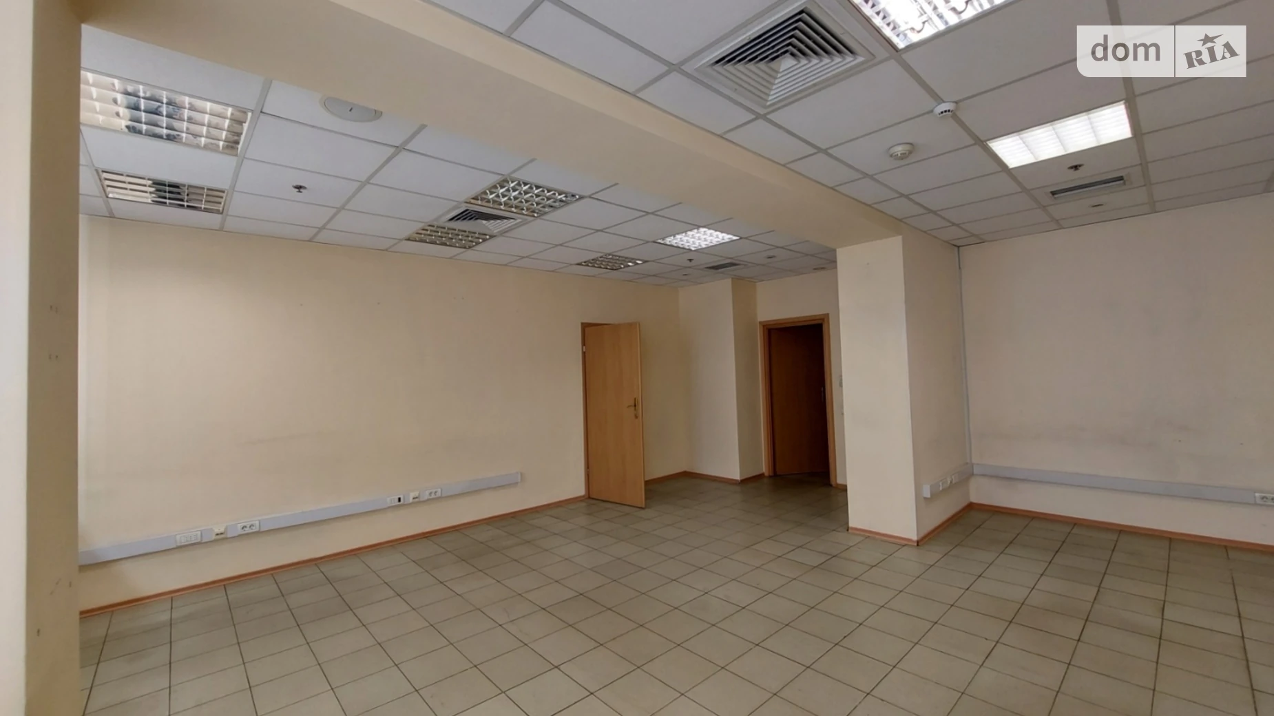 Сдается в аренду офис 53.32 кв. м в бизнес-центре, цена: 15996 грн - фото 5