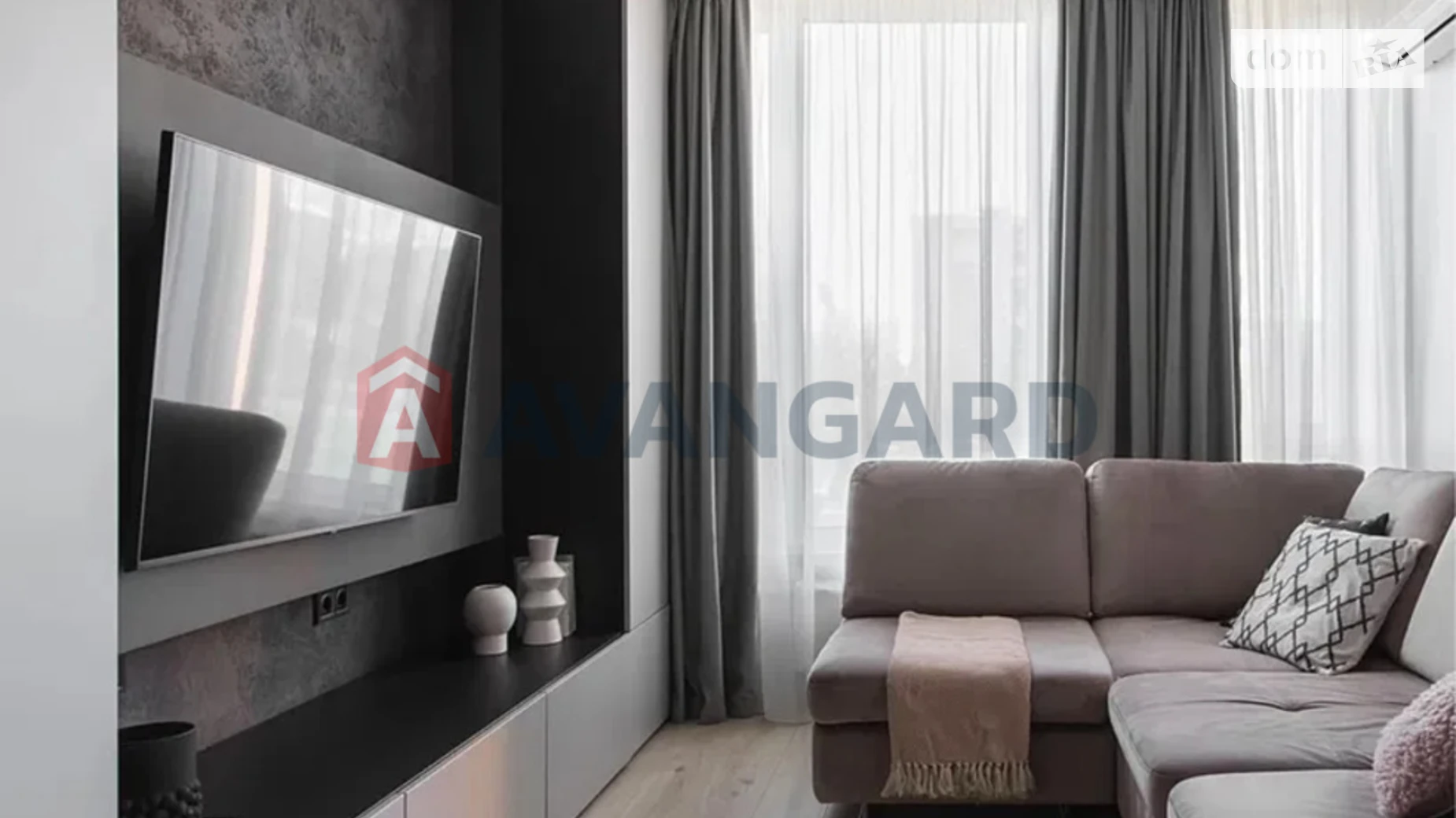 Продается 1-комнатная квартира 46 кв. м в Киеве, ул. Регенераторная, 4 - фото 2