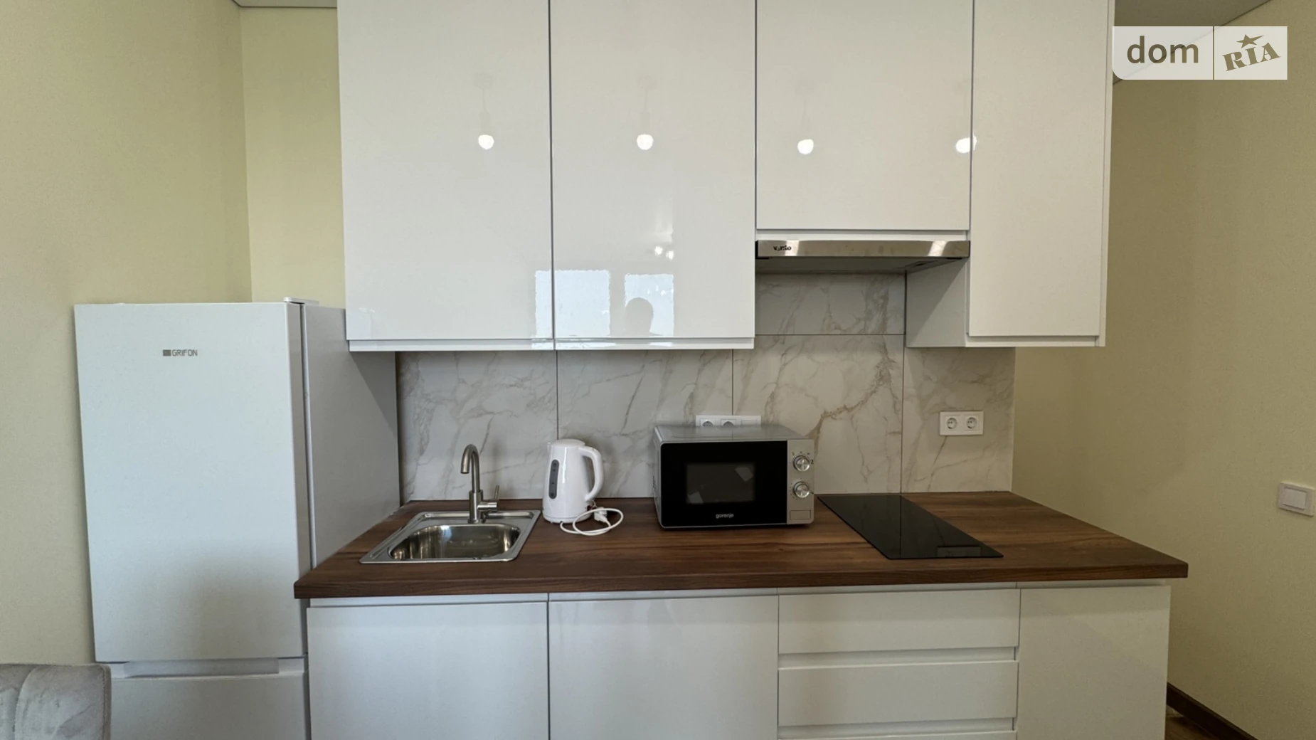 Продается 1-комнатная квартира 27 кв. м в Ивано-Франковске, ул. Левицкого Романа, 10 - фото 2