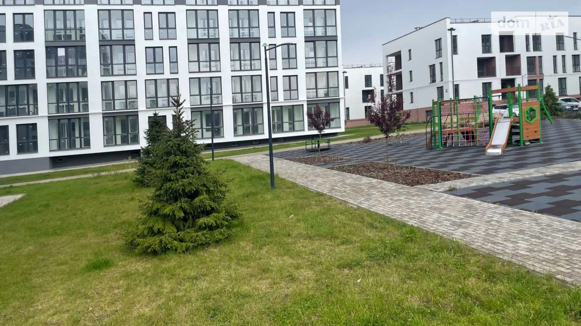 Продается 3-комнатная квартира 106 кв. м в Горишнем, ул. Героев Украины - фото 2