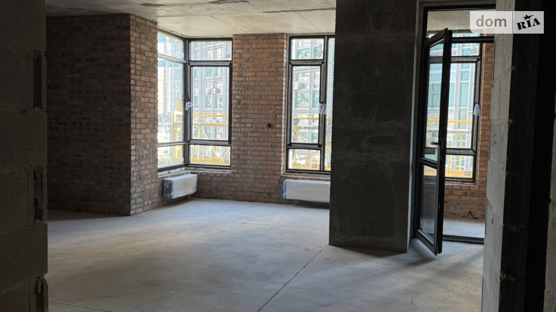 Продается 2-комнатная квартира 108 кв. м в Киеве, ул. Василия Тютюнника, 39/2 - фото 2