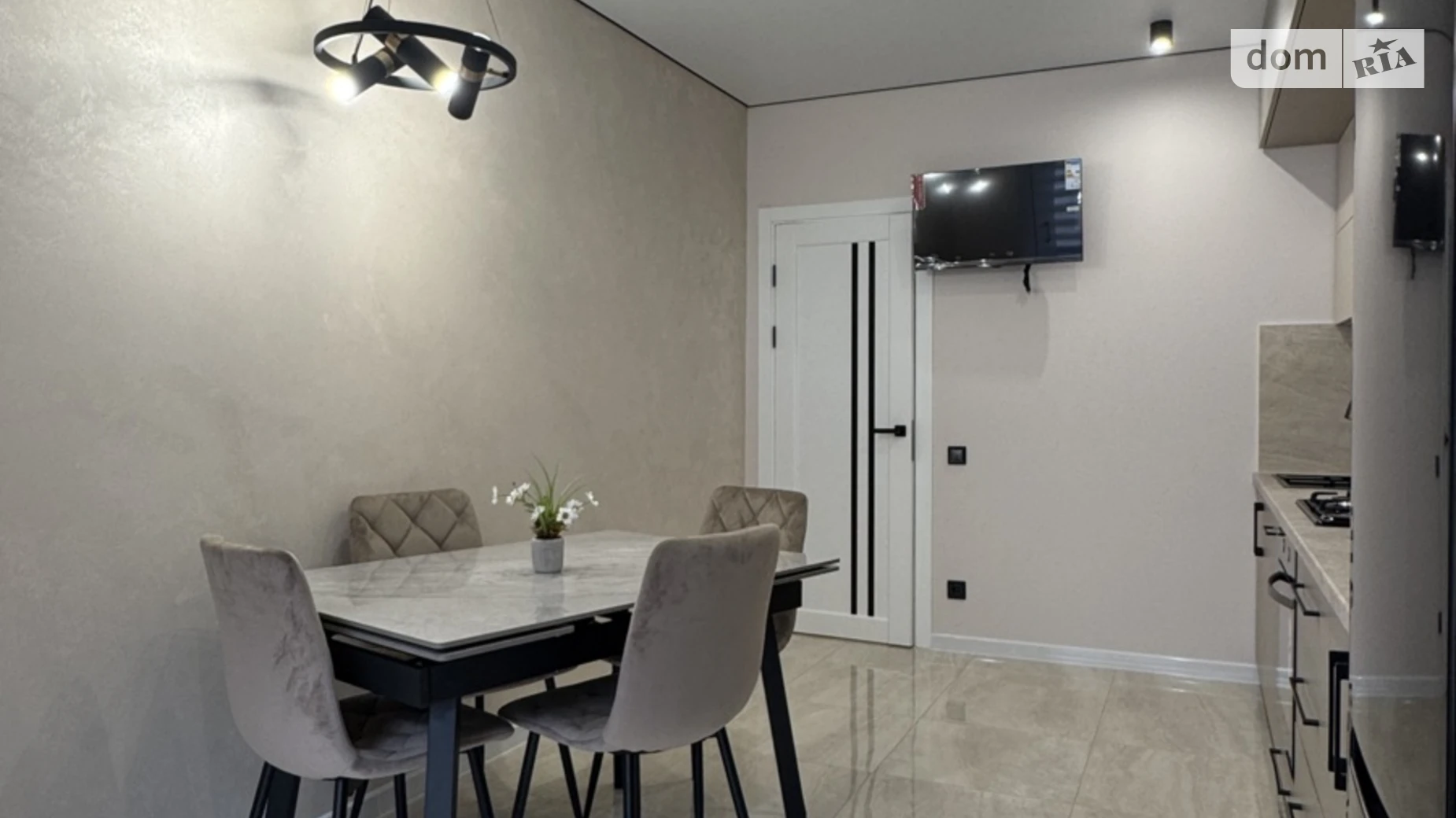 Сдается в аренду 1-комнатная квартира 46 кв. м в Ивано-Франковске, ул. Княгинин - фото 3