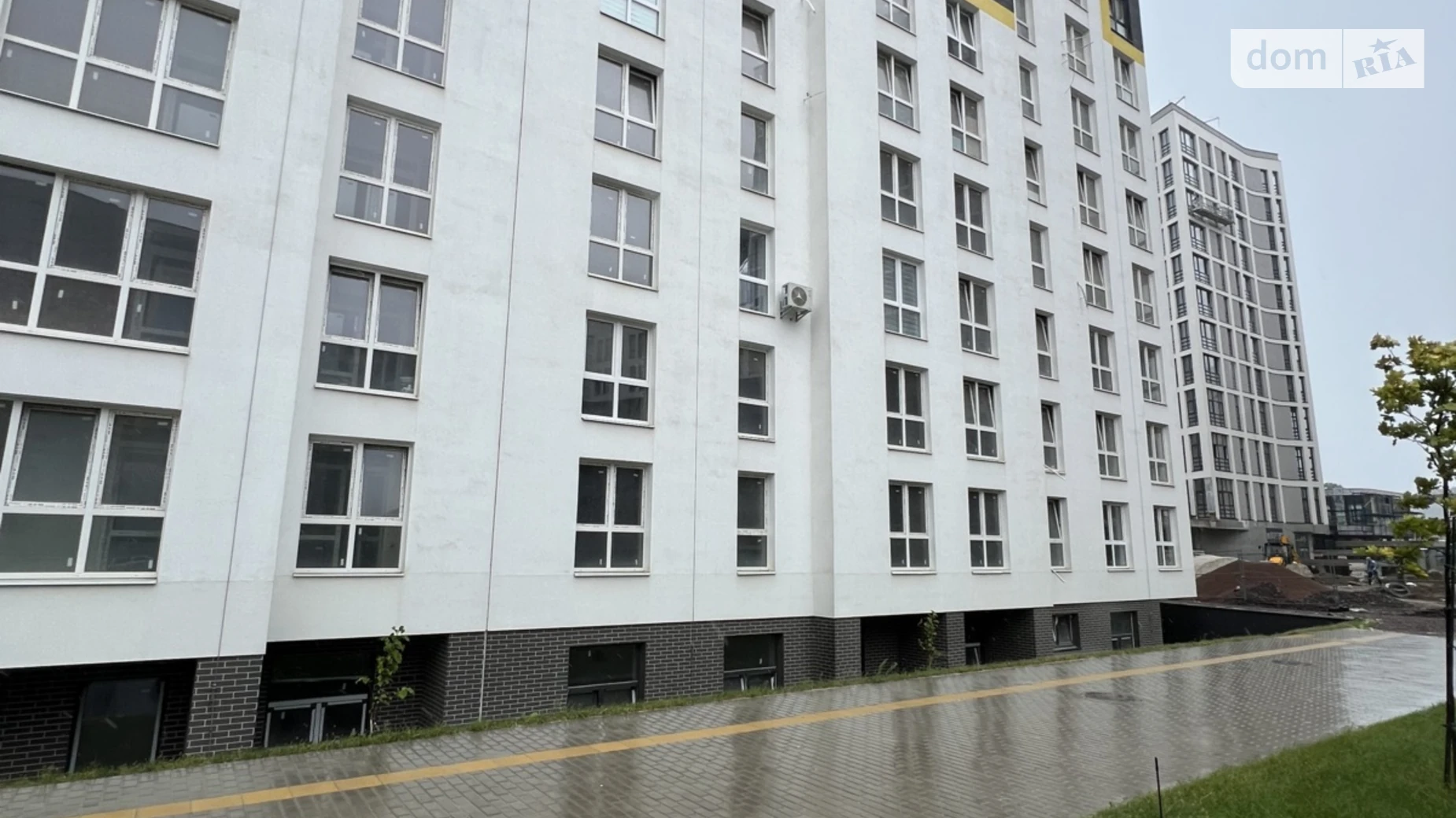 Продается 2-комнатная квартира 72.8 кв. м в Львове, ул. Железнодорожная - фото 2