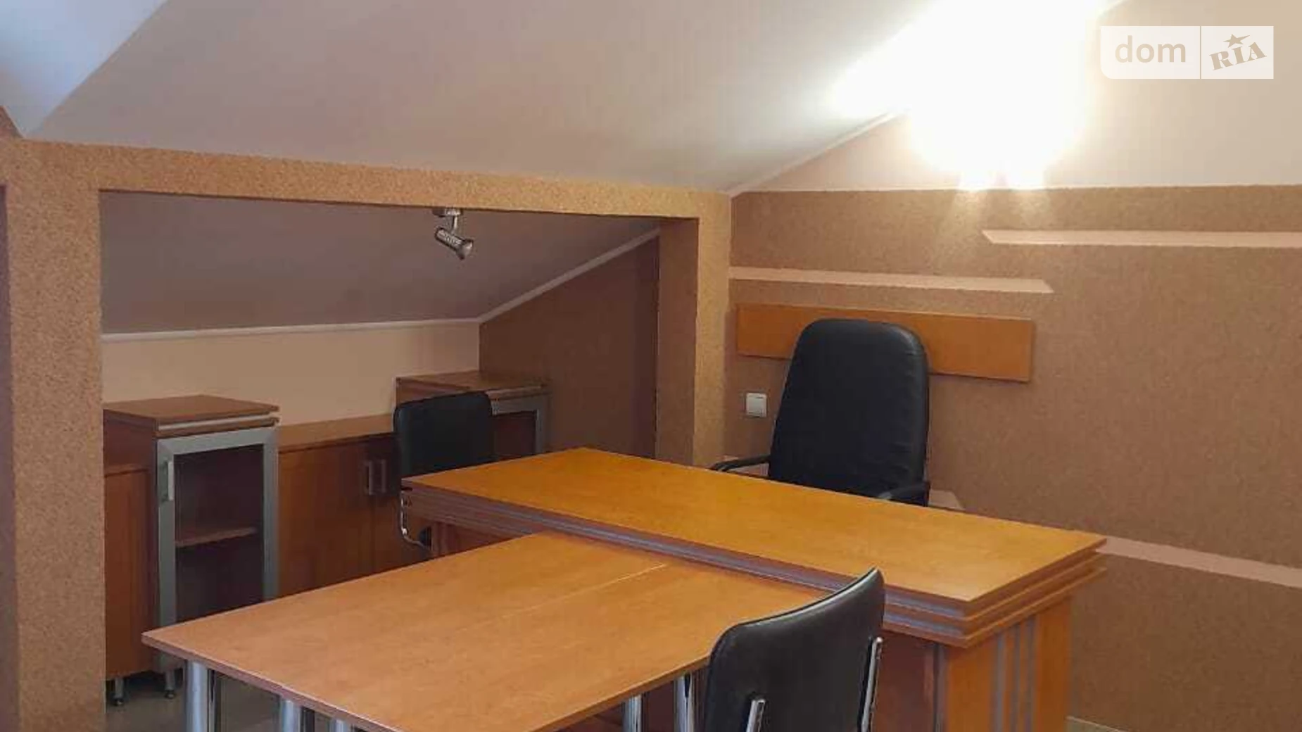 Сдается в аренду офис 65 кв. м в бизнес-центре, цена: 450 $ - фото 4