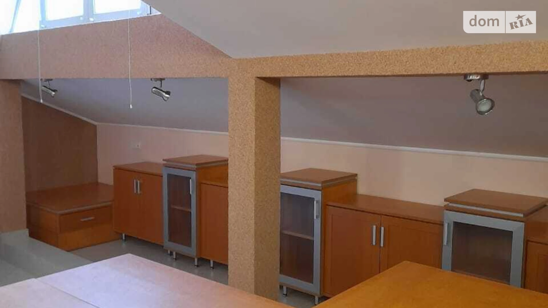 Сдается в аренду офис 65 кв. м в бизнес-центре, цена: 450 $ - фото 5