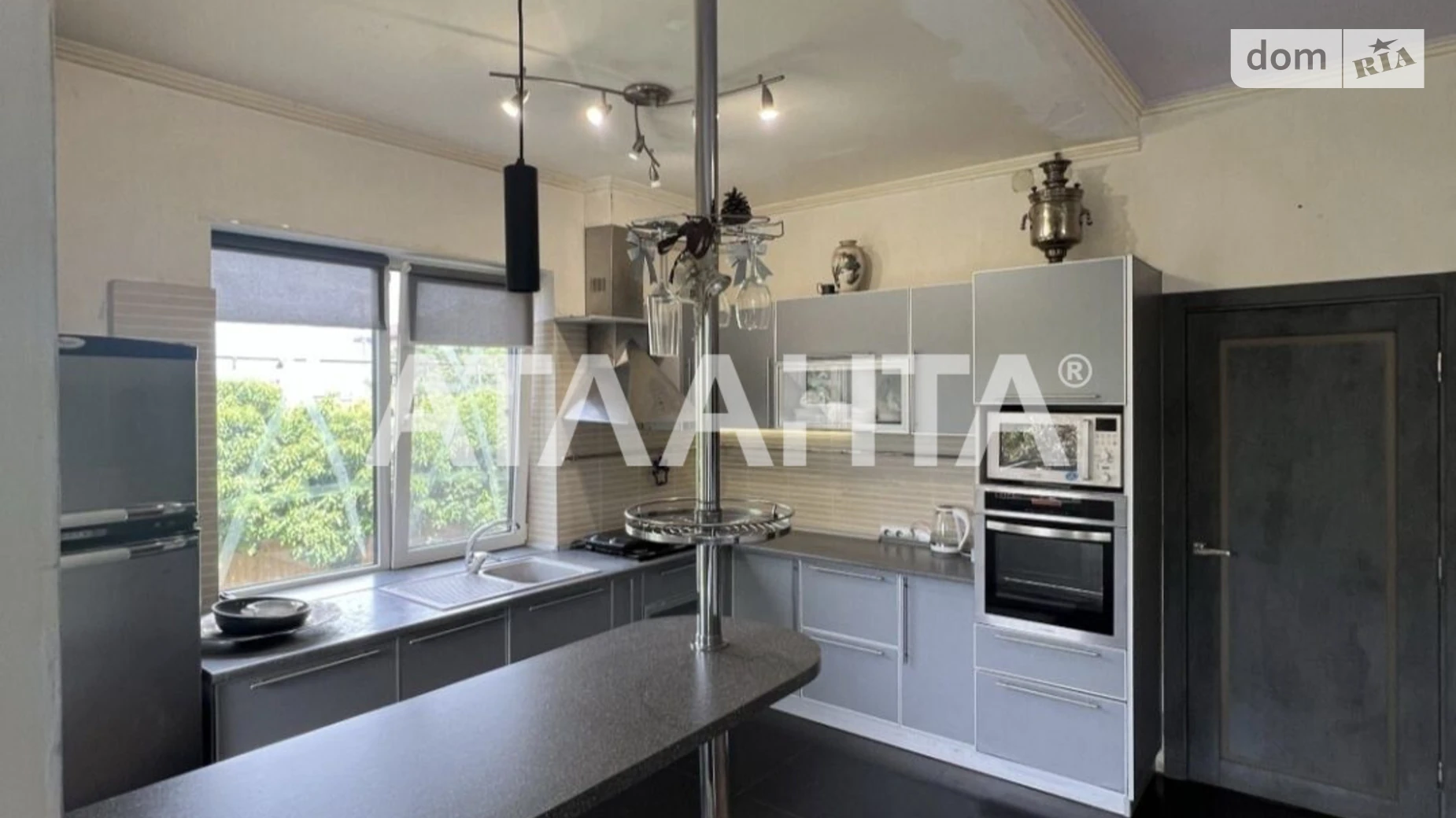 Продается дом на 3 этажа 240 кв. м с участком, цена: 125000 $ - фото 2