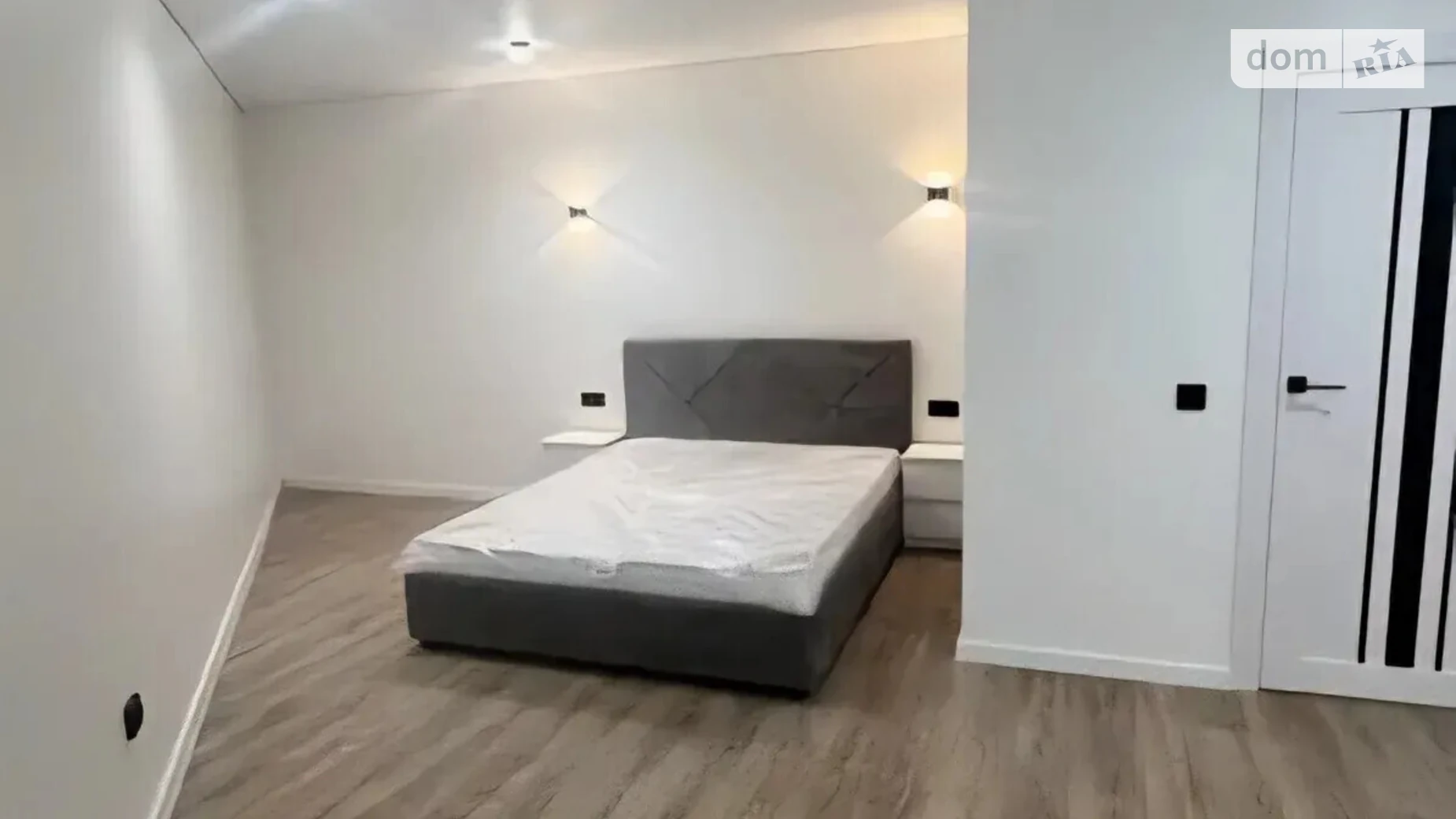 Продается 1-комнатная квартира 44 кв. м в Ивано-Франковске, ул. Княгинин, 44 корпус 16 - фото 3