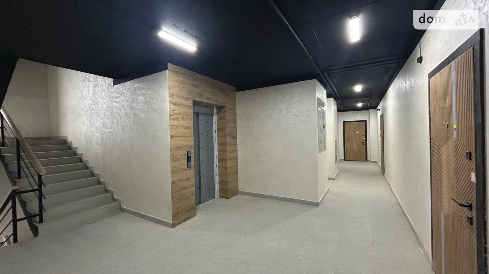 Продается 3-комнатная квартира 94 кв. м в Ивано-Франковске, ул. Ленкавского, 2А - фото 2