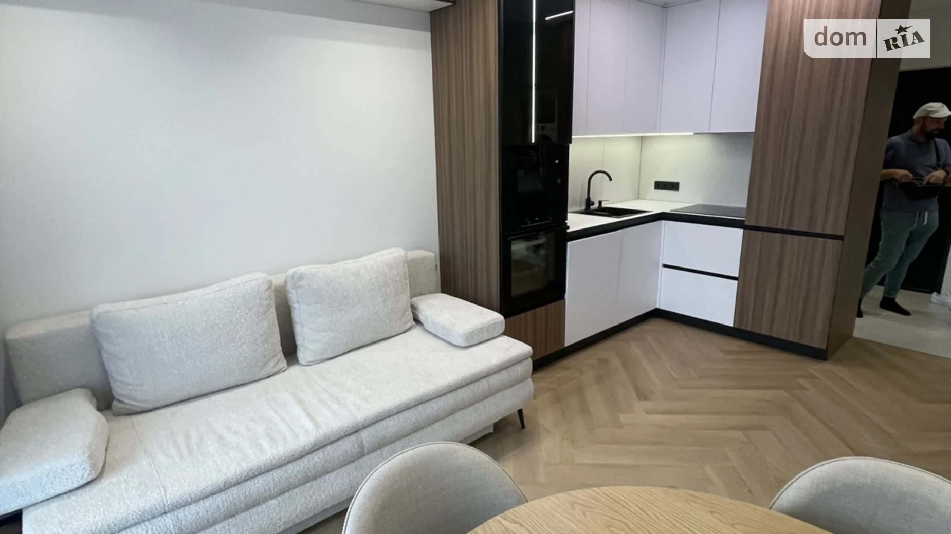 Продается 1-комнатная квартира 40 кв. м в Ивано-Франковске, бул. Южный, 40Б - фото 3