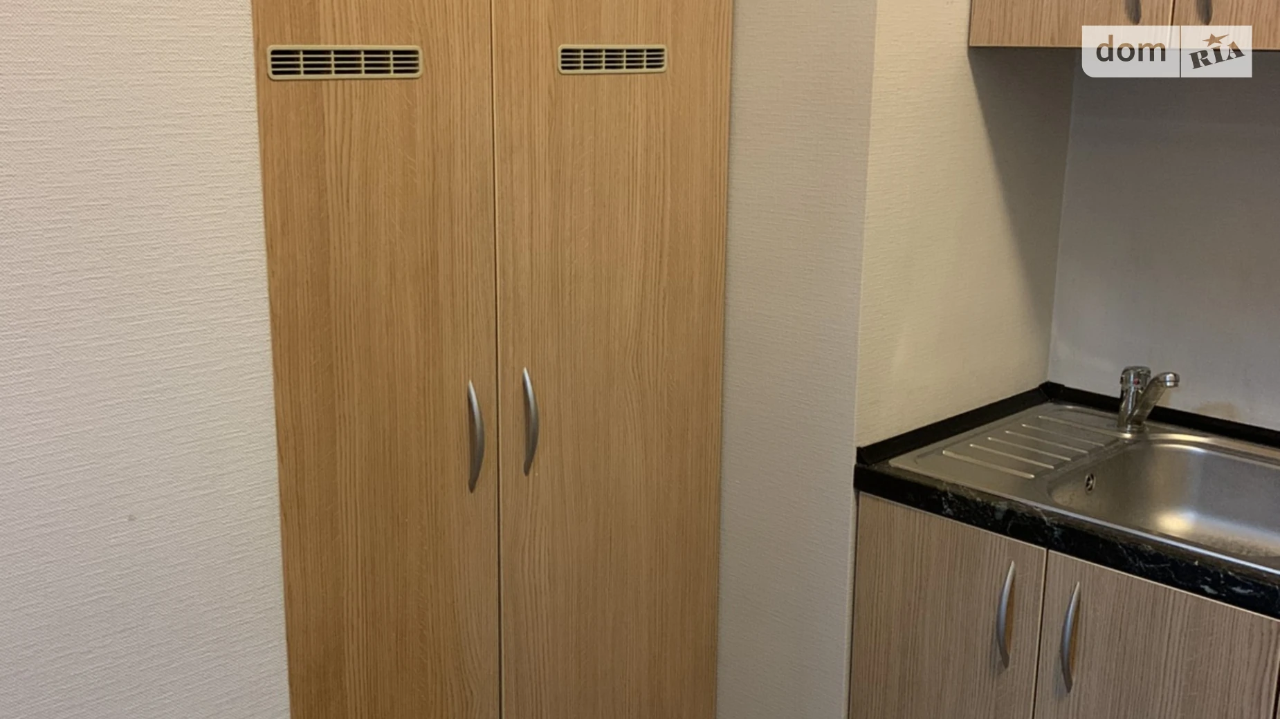 Сдается в аренду офис 190 кв. м в бизнес-центре, цена: 1950 $ - фото 5