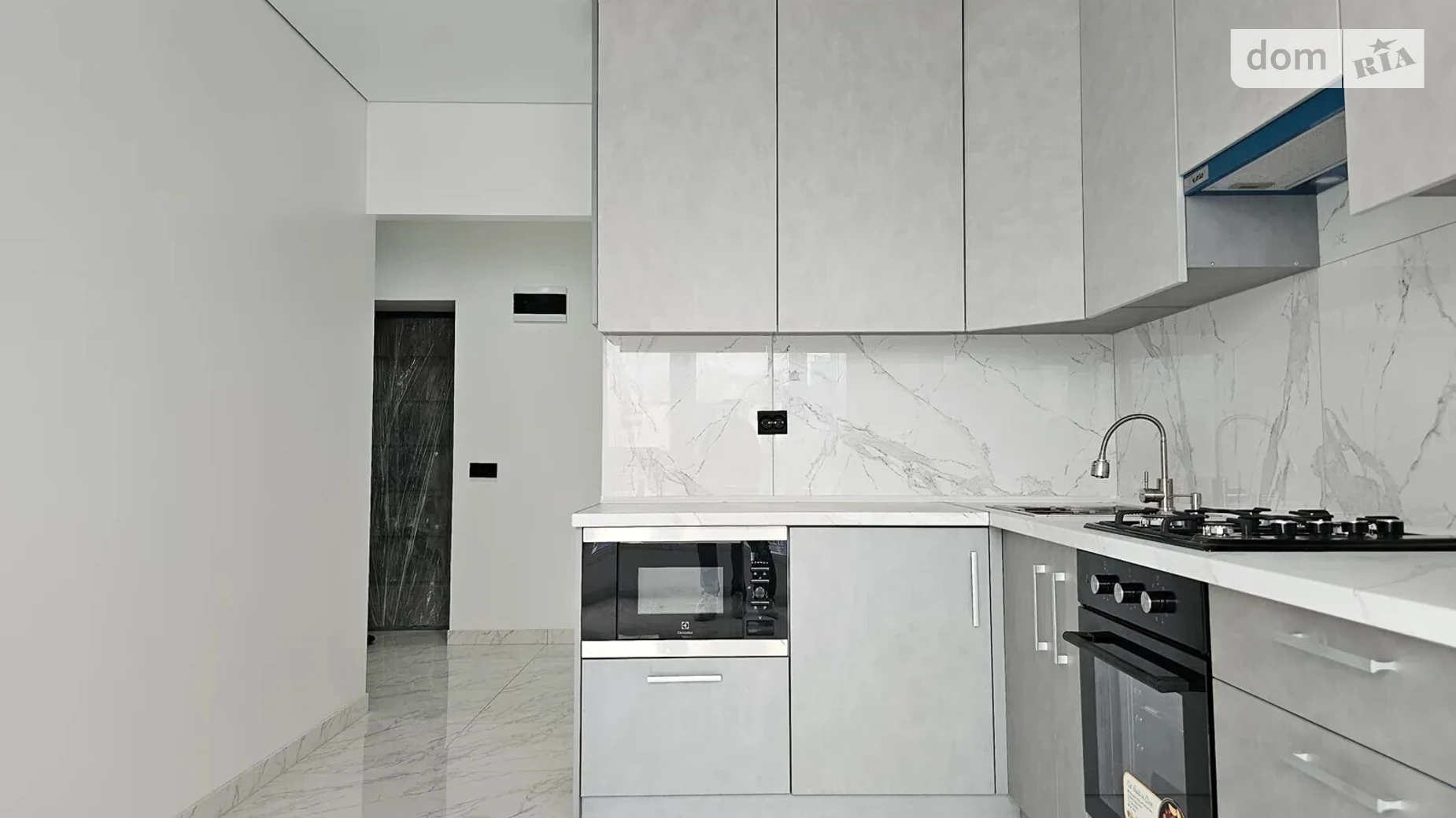 Продается 1-комнатная квартира 44 кв. м в Ивано-Франковске, ул. Княгинин, 44 корпус 16 - фото 4