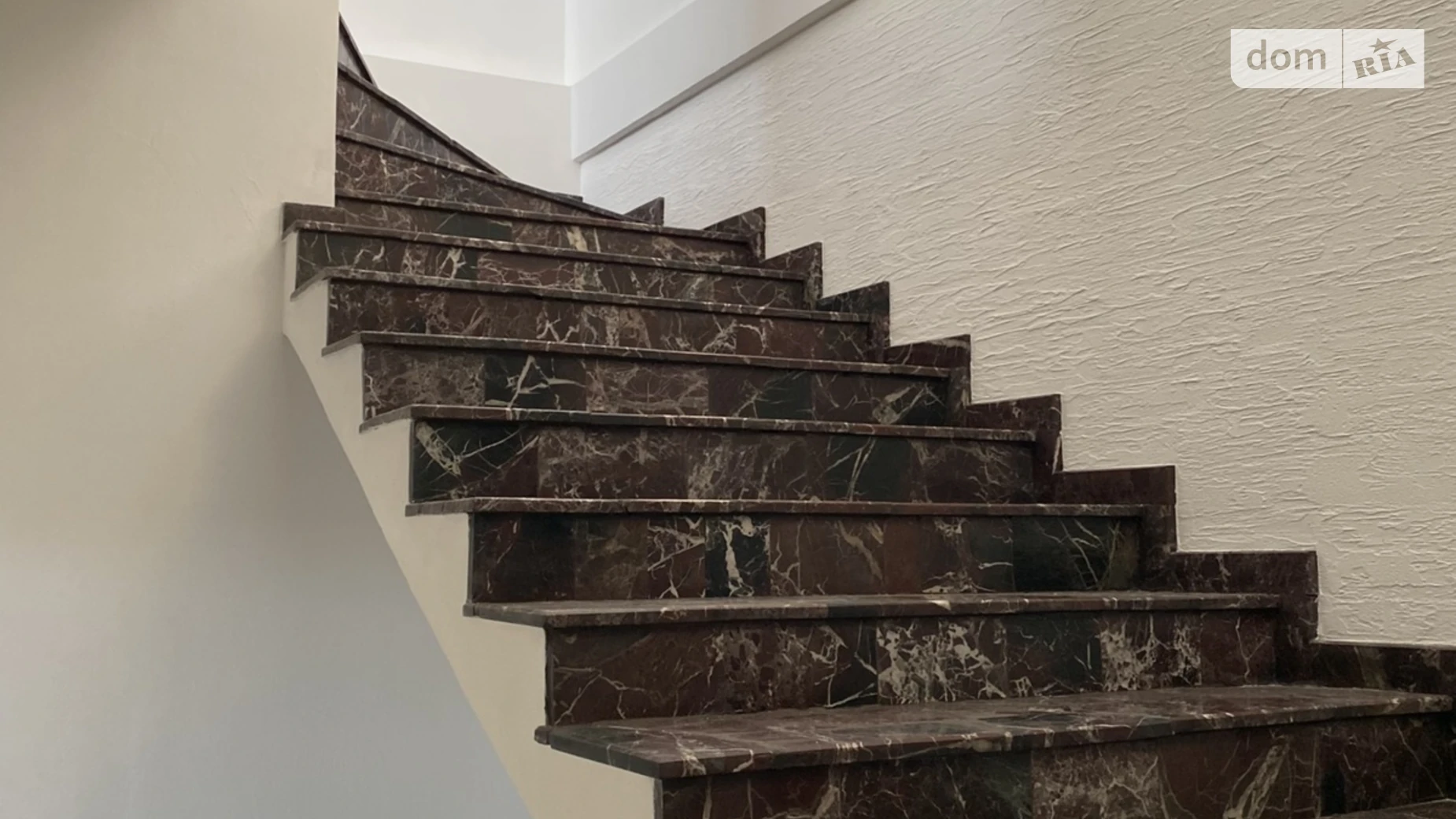 Продается дом на 3 этажа 249 кв. м с балконом, цена: 350000 $ - фото 4