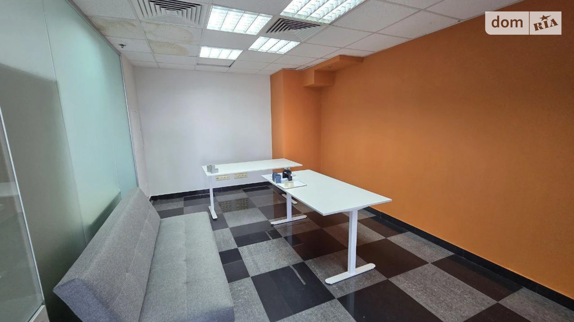 Сдается в аренду офис 240 кв. м в бизнес-центре, цена: 5950 $ - фото 4