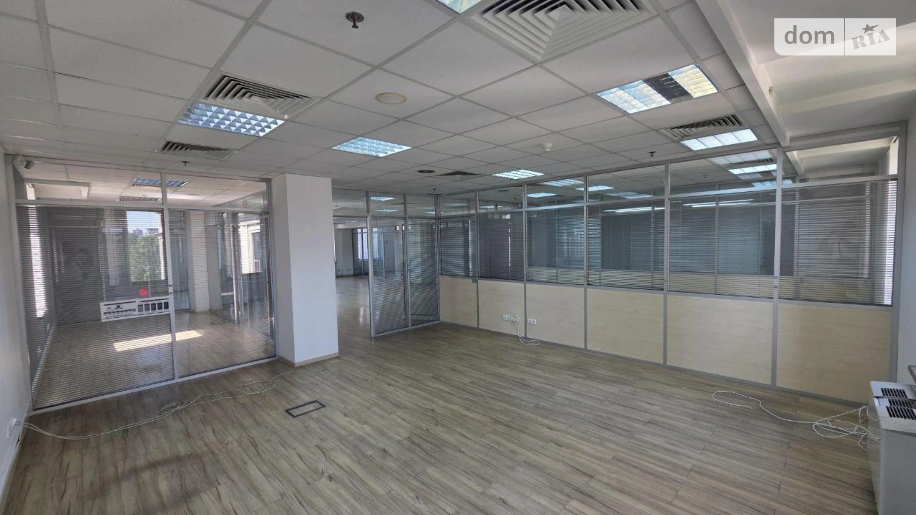 Сдается в аренду офис 340 кв. м в бизнес-центре, цена: 8650 $ - фото 5