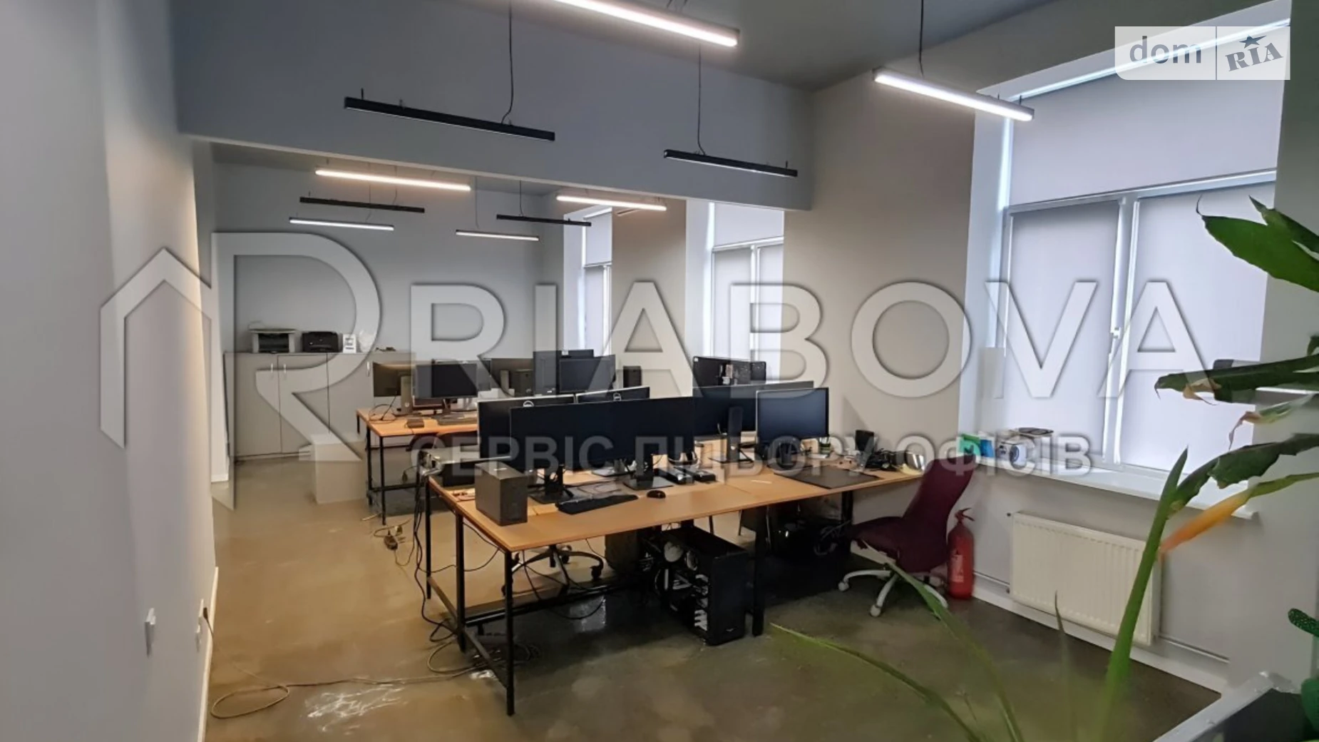 Сдается в аренду офис 213 кв. м в бизнес-центре, цена: 4984 $ - фото 3