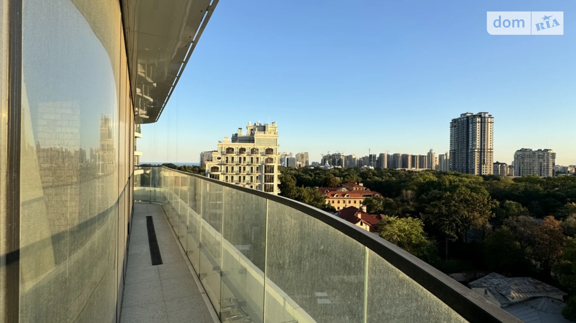 Продается 1-комнатная квартира 77.7 кв. м в Одессе, бул. Французский, 63/65 корпус 3 - фото 2