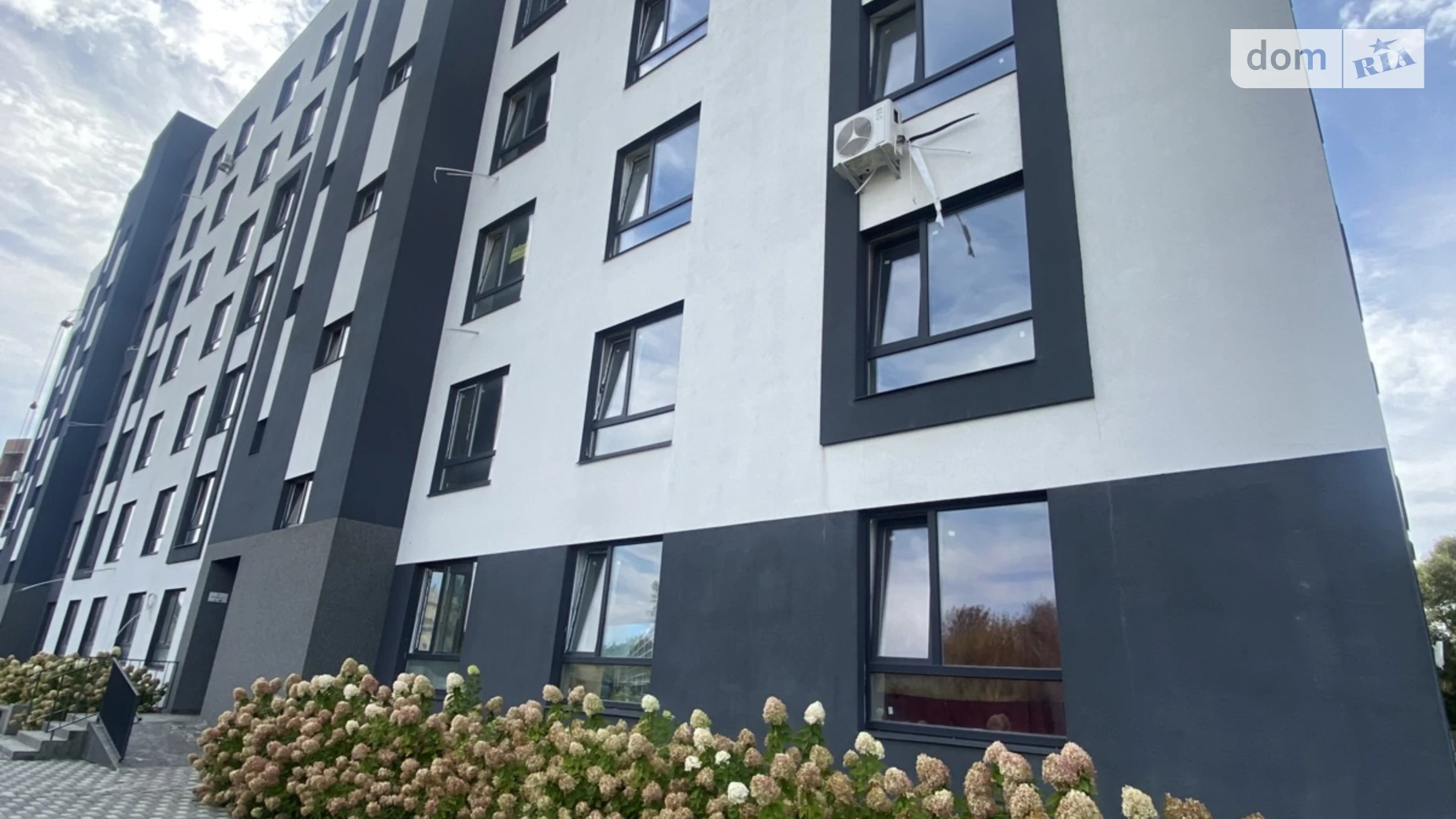 Продается 2-комнатная квартира 56 кв. м в Гостомеле, ул. Мирная, 3Е - фото 2