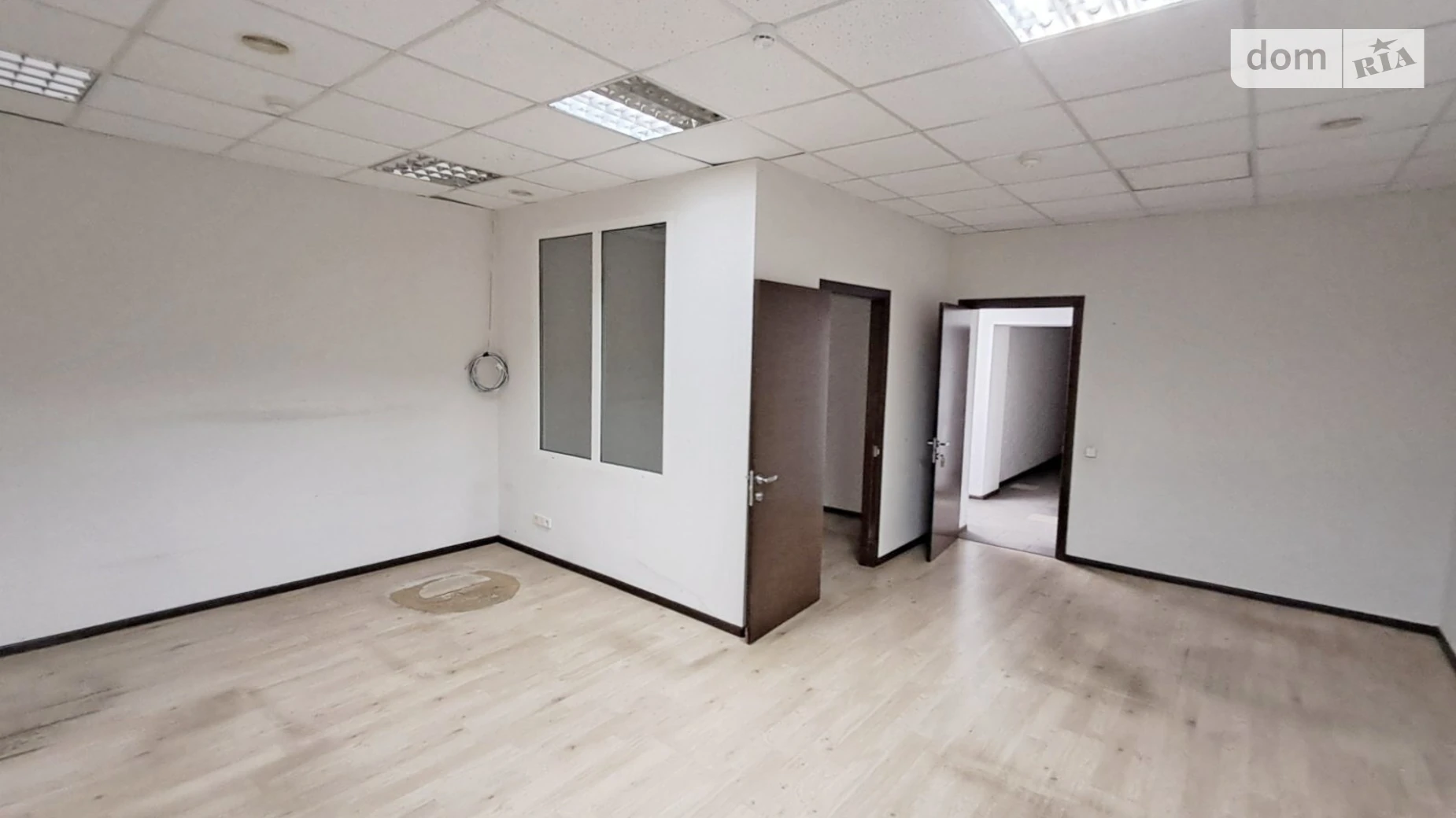 Сдается в аренду офис 47.5 кв. м в бизнес-центре, цена: 12000 грн - фото 4