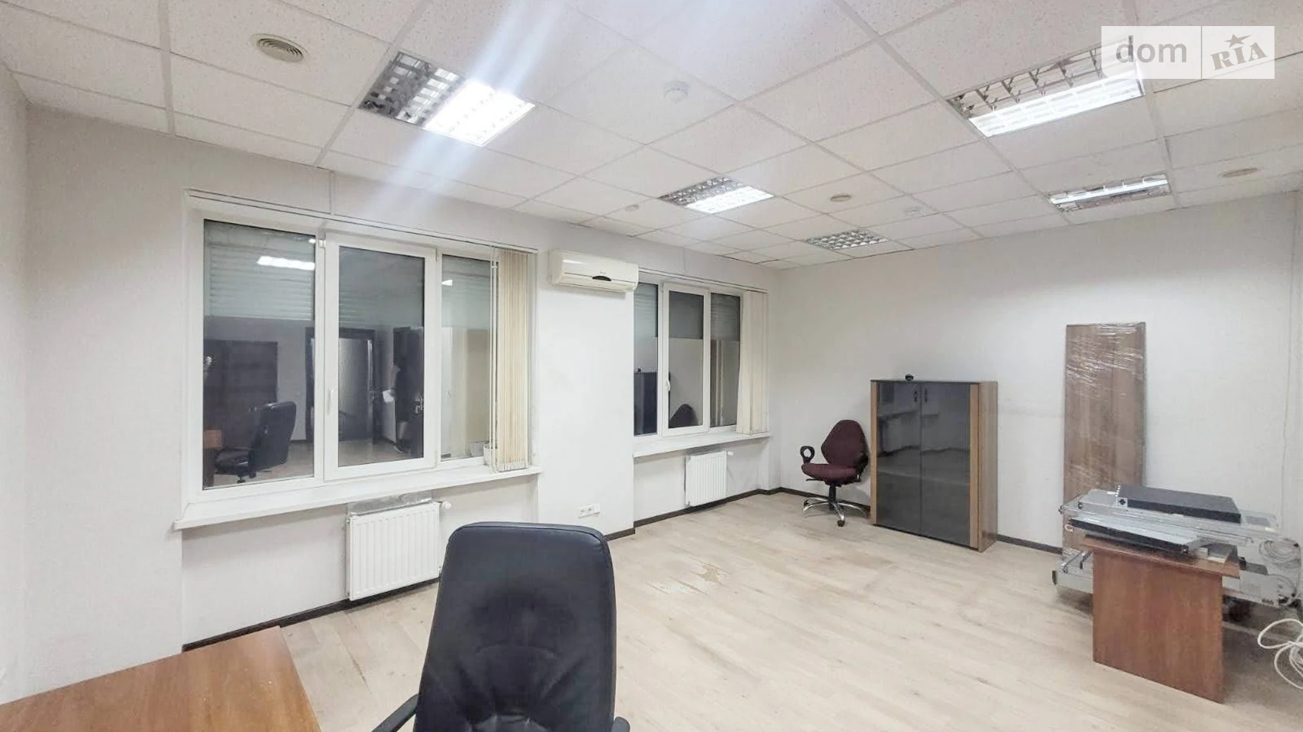 Сдается в аренду офис 47.5 кв. м в бизнес-центре, цена: 12000 грн - фото 2