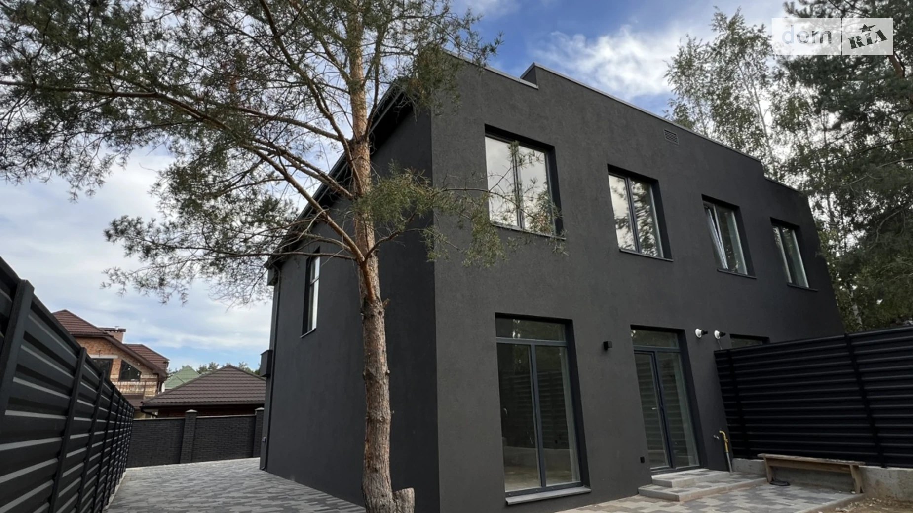 Продается дом на 2 этажа 125 кв. м с камином, цена: 195000 $ - фото 3
