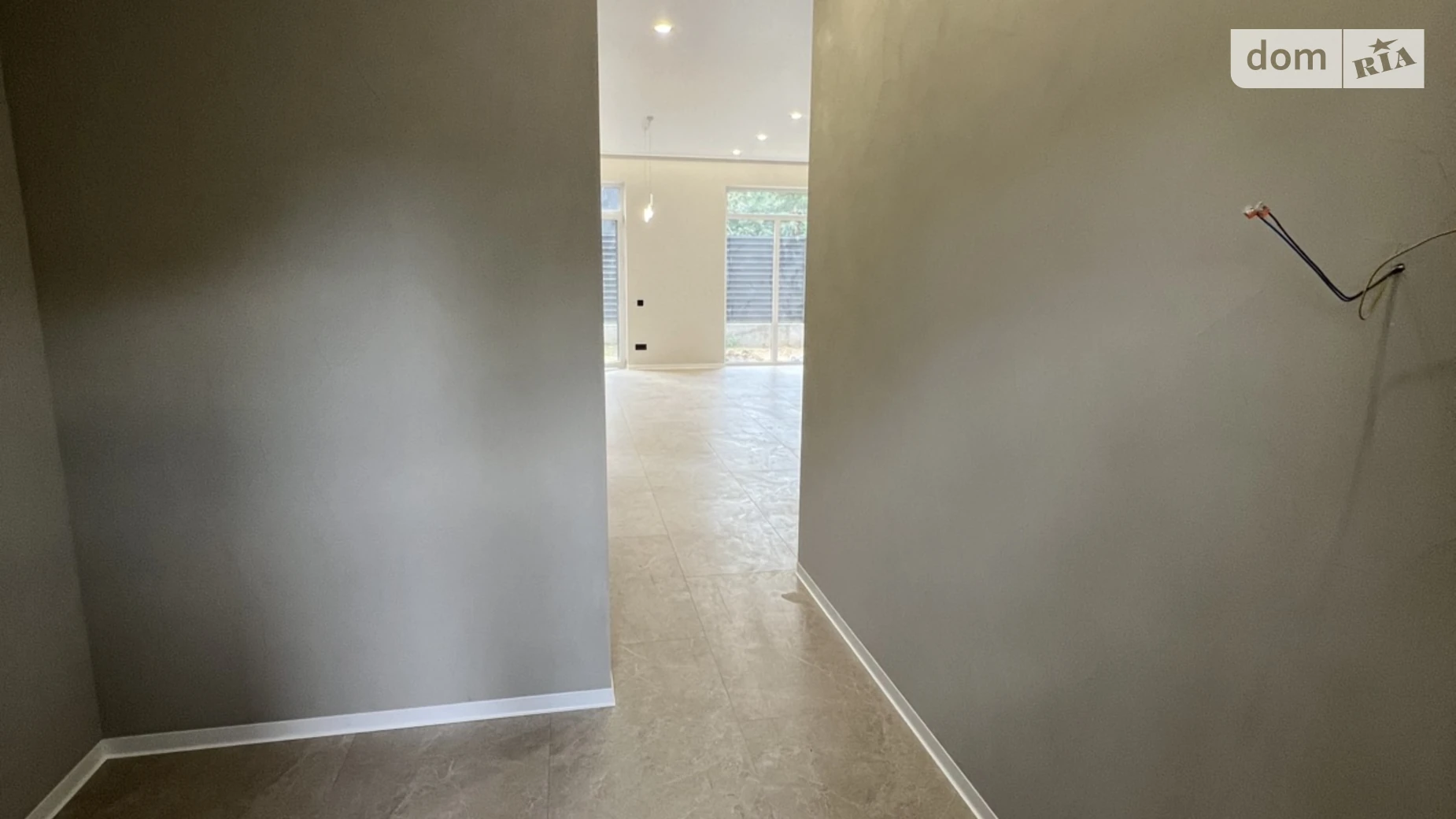 Продается дом на 2 этажа 125 кв. м с камином, цена: 195000 $ - фото 5