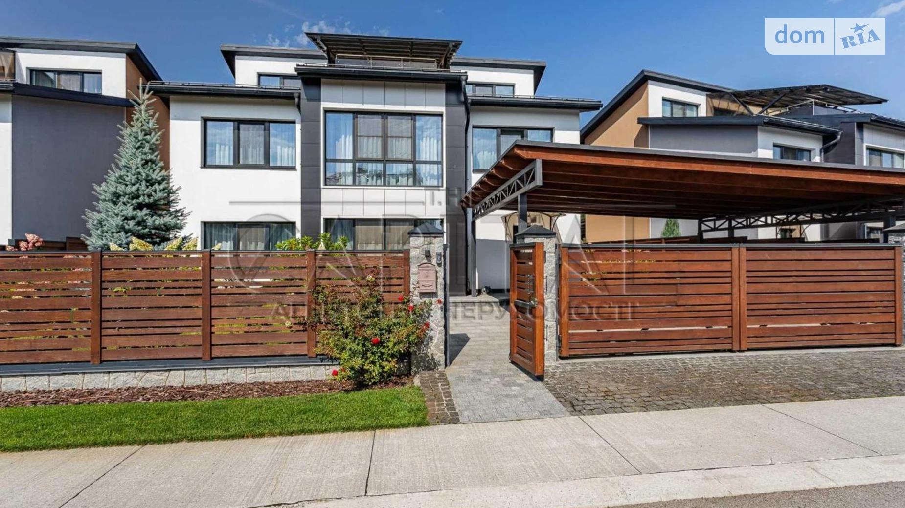 Продается дом на 3 этажа 210 кв. м с подвалом, цена: 550000 $ - фото 2