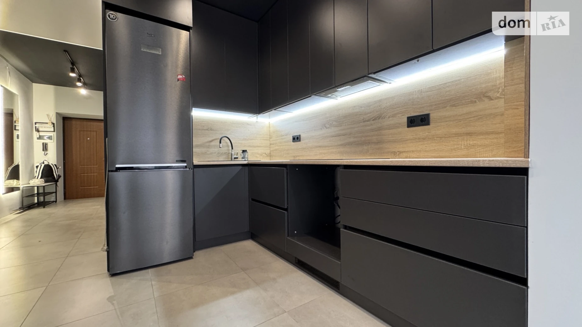 Продается 1-комнатная квартира 42 кв. м в Ивано-Франковске, ул. Высочана Семена, 18 - фото 3