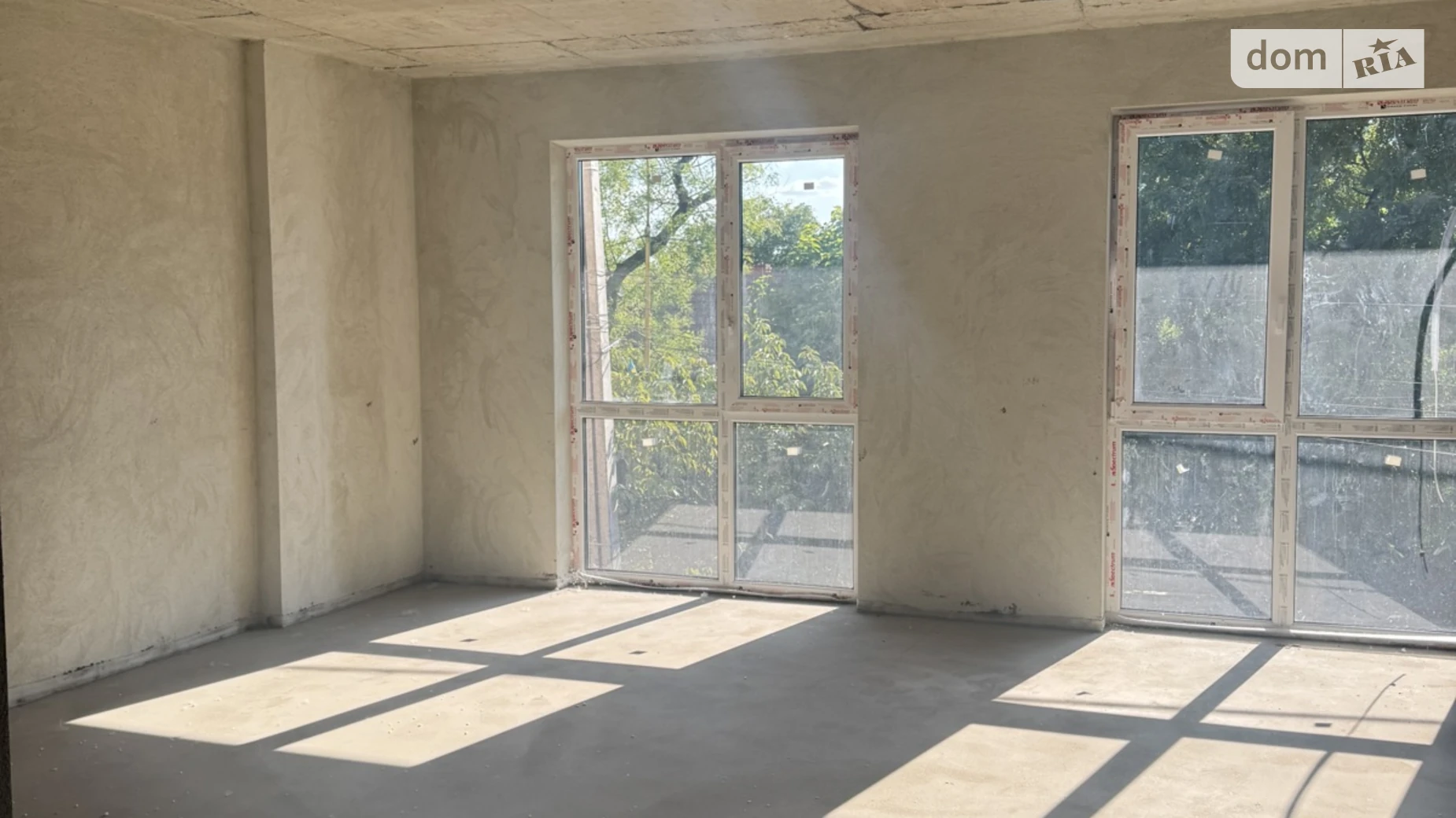 Продается 2-комнатная квартира 87.3 кв. м в Ужгороде, ул. Собранецкая, 100 - фото 2