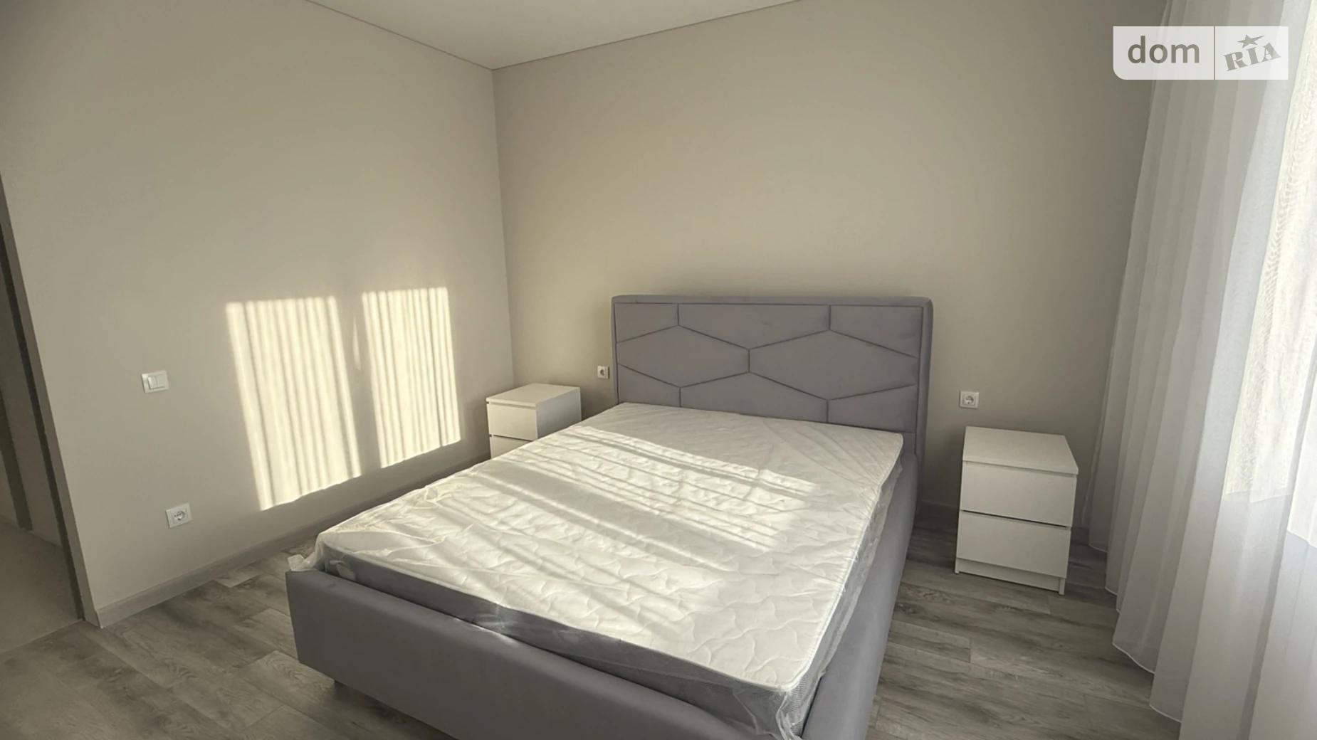 Продается 1-комнатная квартира 34 кв. м в Ужгороде, ул. Богомольца, 17 - фото 2