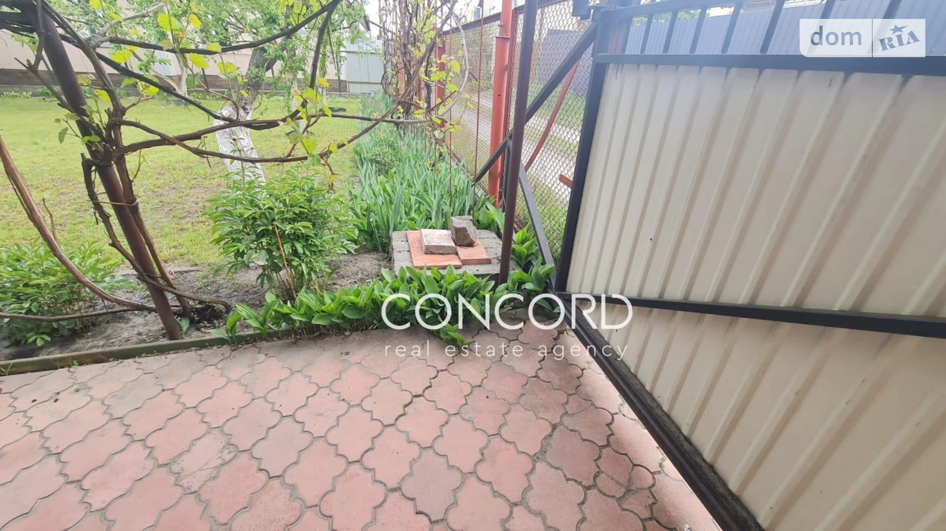 Продается дом на 2 этажа 60.7 кв. м с участком, цена: 110000 € - фото 2