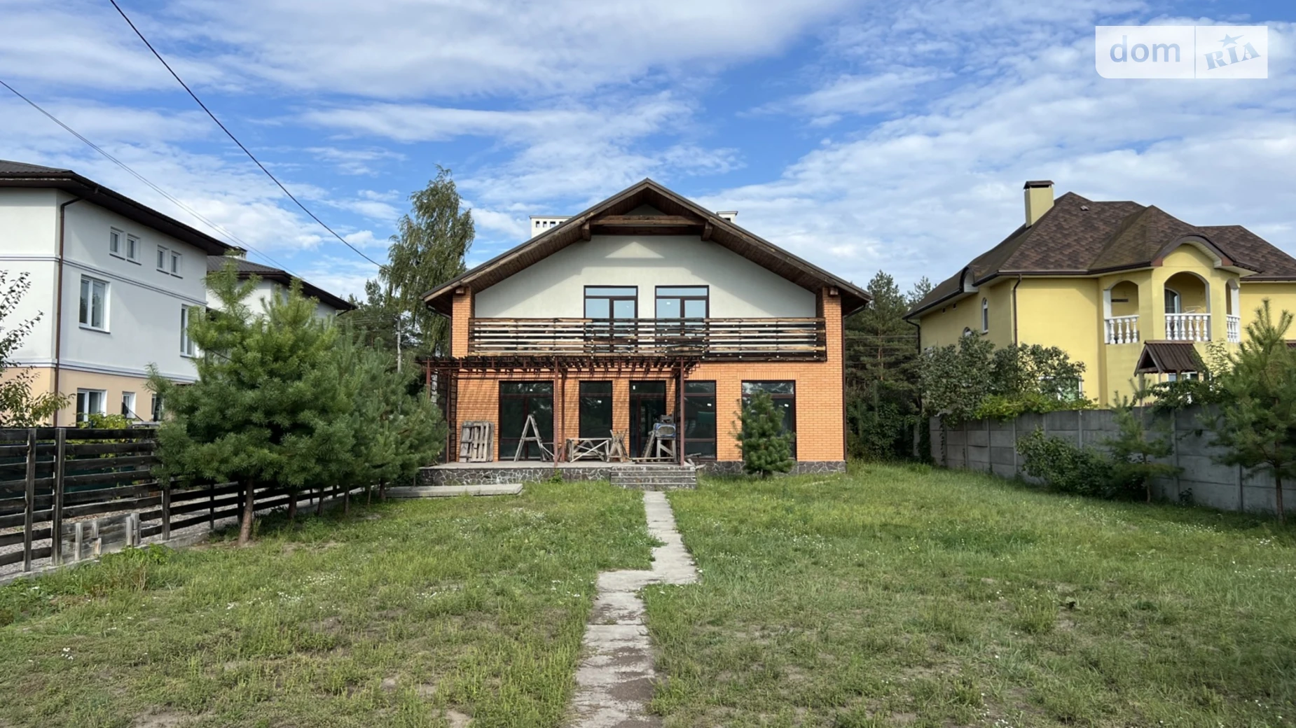 Продается дом на 2 этажа 290 кв. м с верандой, цена: 140000 $ - фото 2